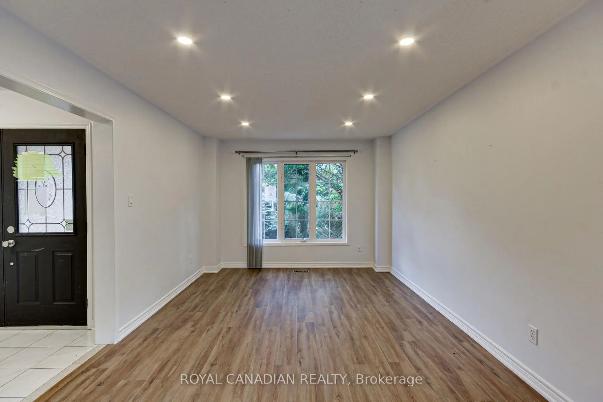 Photo 8 of 175 Rhodes Circle, Newmarket, Glenway Estates — HOMEH