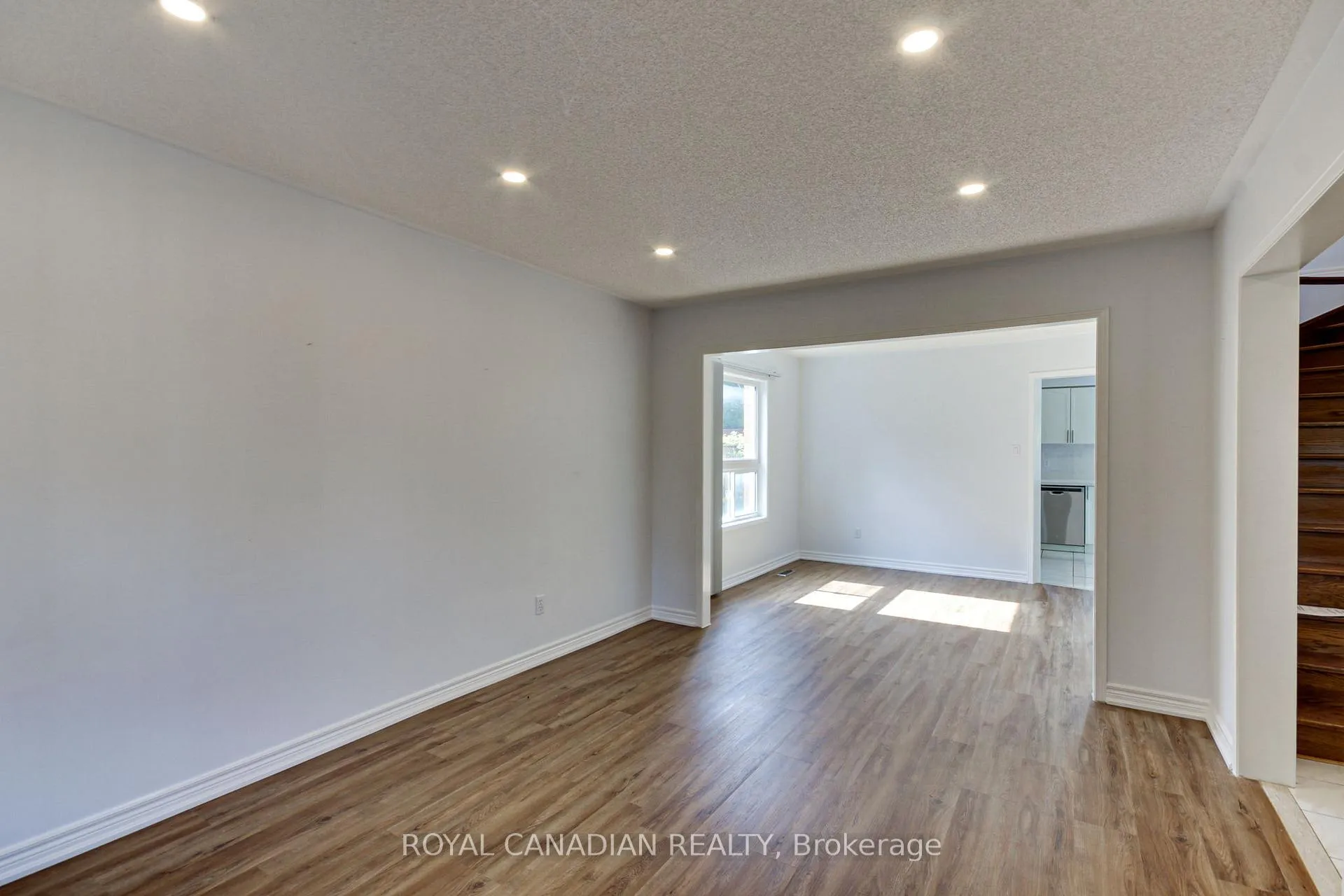 Photo 9 of 175 Rhodes Circle, Newmarket, Glenway Estates — HOMEH
