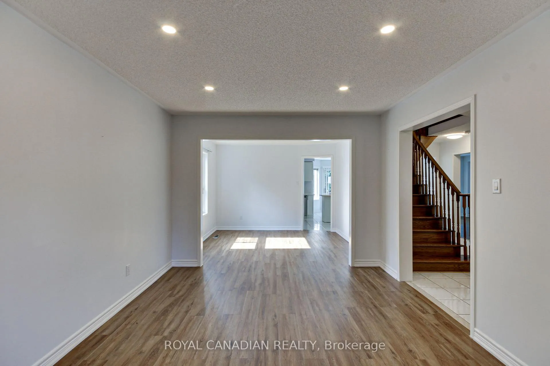 Photo 10 of 175 Rhodes Circle, Newmarket, Glenway Estates — HOMEH