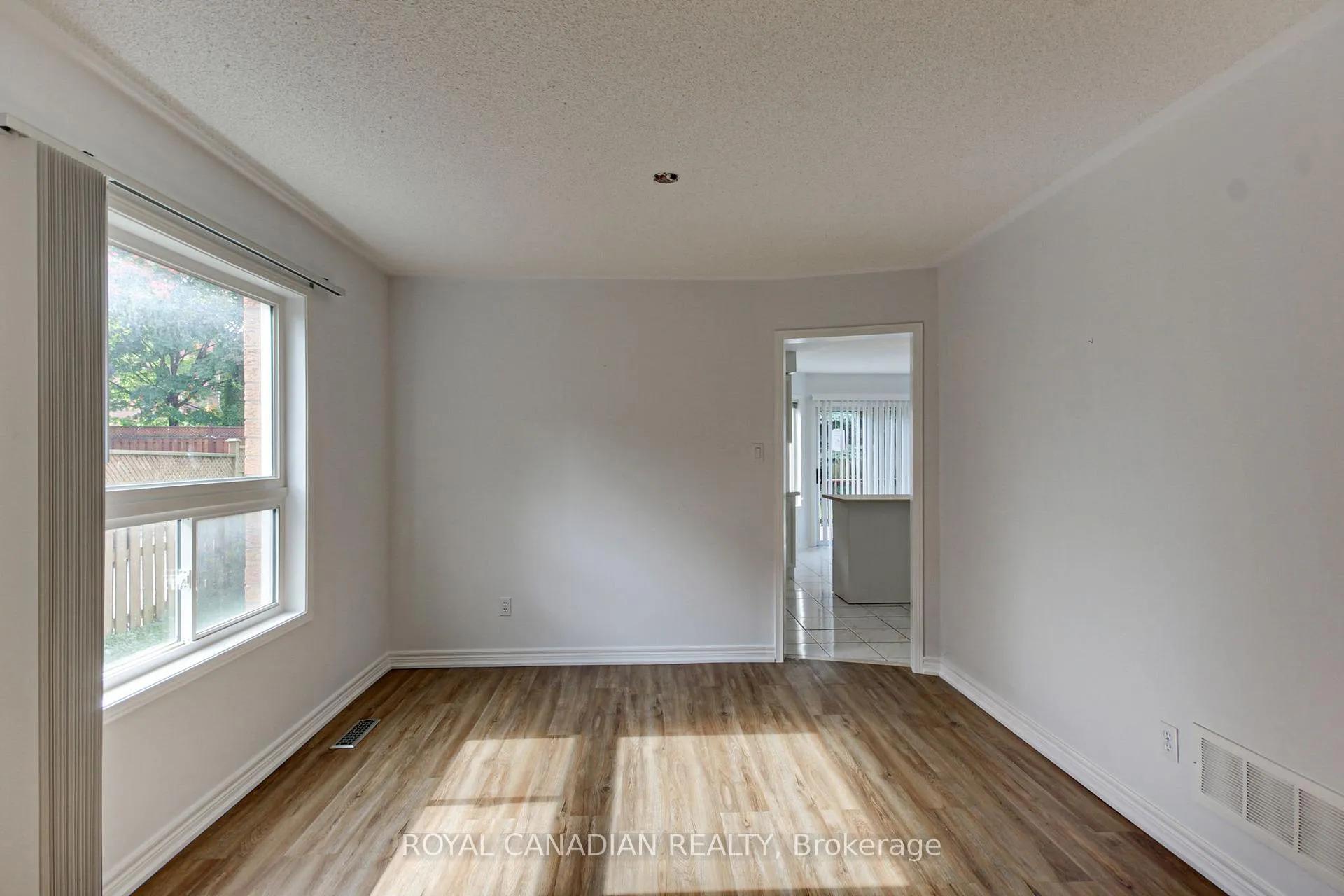 Photo 11 of 175 Rhodes Circle, Newmarket, Glenway Estates — HOMEH