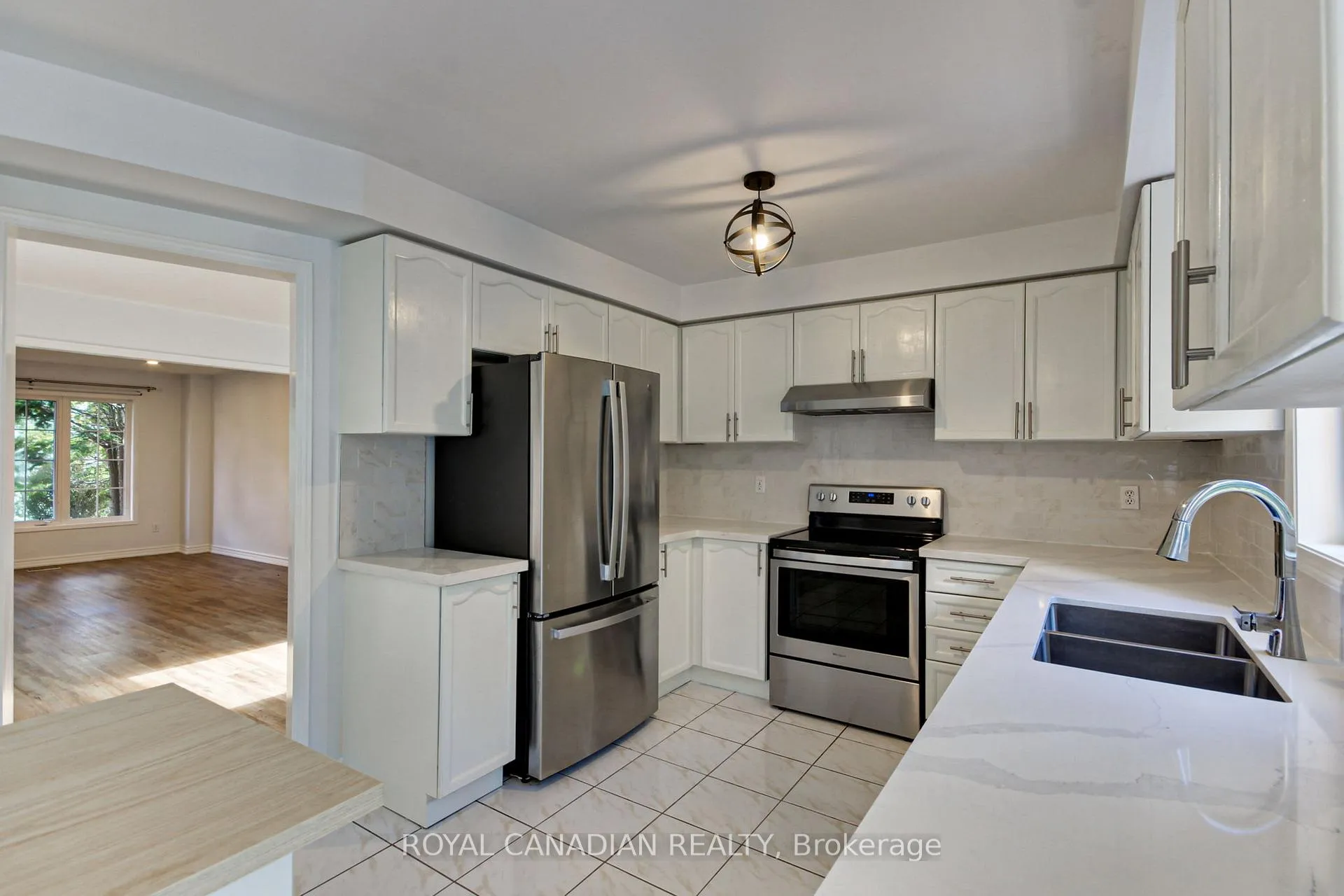Photo 12 of 175 Rhodes Circle, Newmarket, Glenway Estates — HOMEH