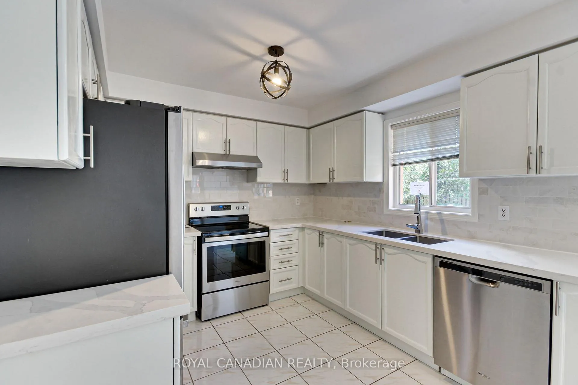 Photo 13 of 175 Rhodes Circle, Newmarket, Glenway Estates — HOMEH