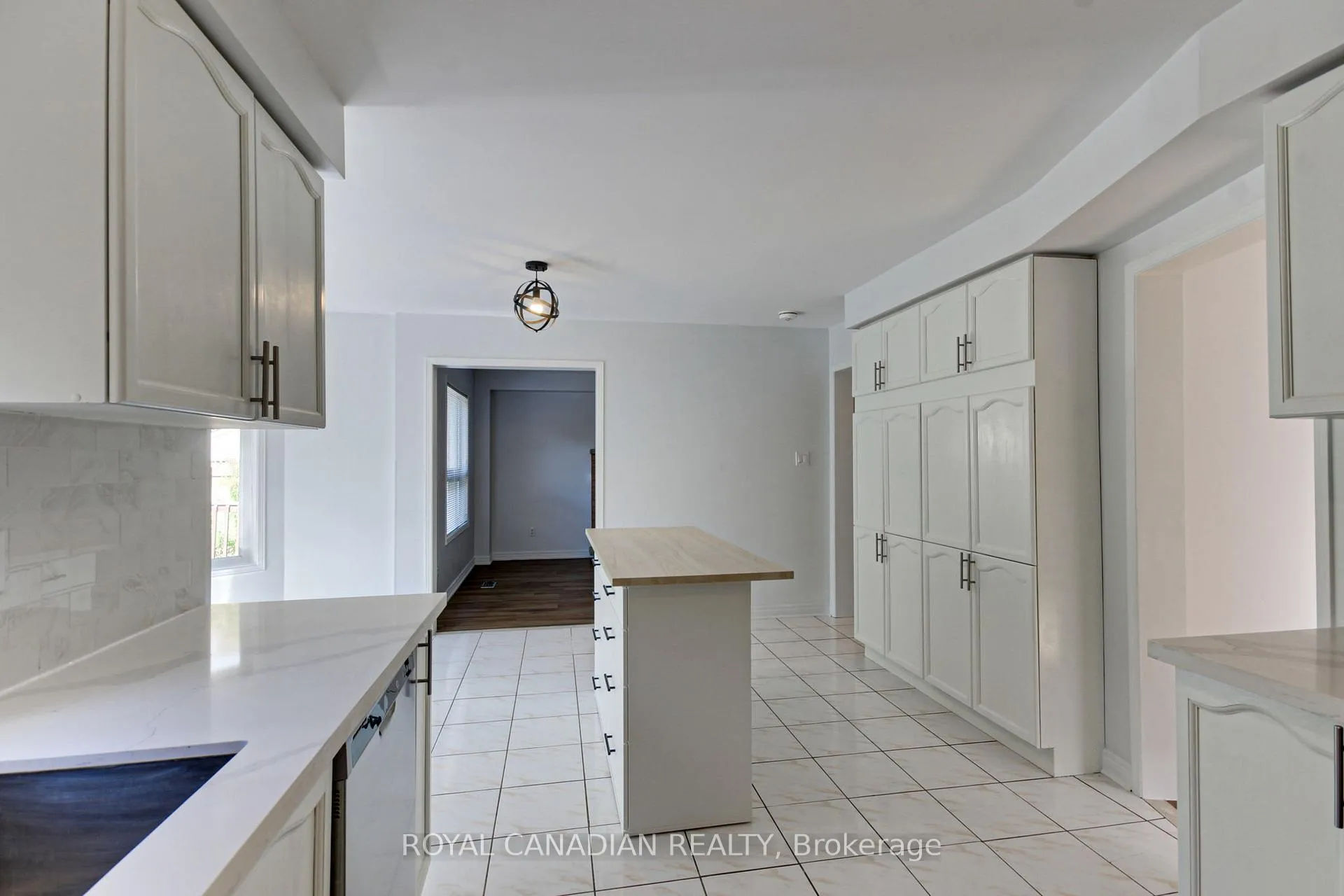 Photo 15 of 175 Rhodes Circle, Newmarket, Glenway Estates — HOMEH