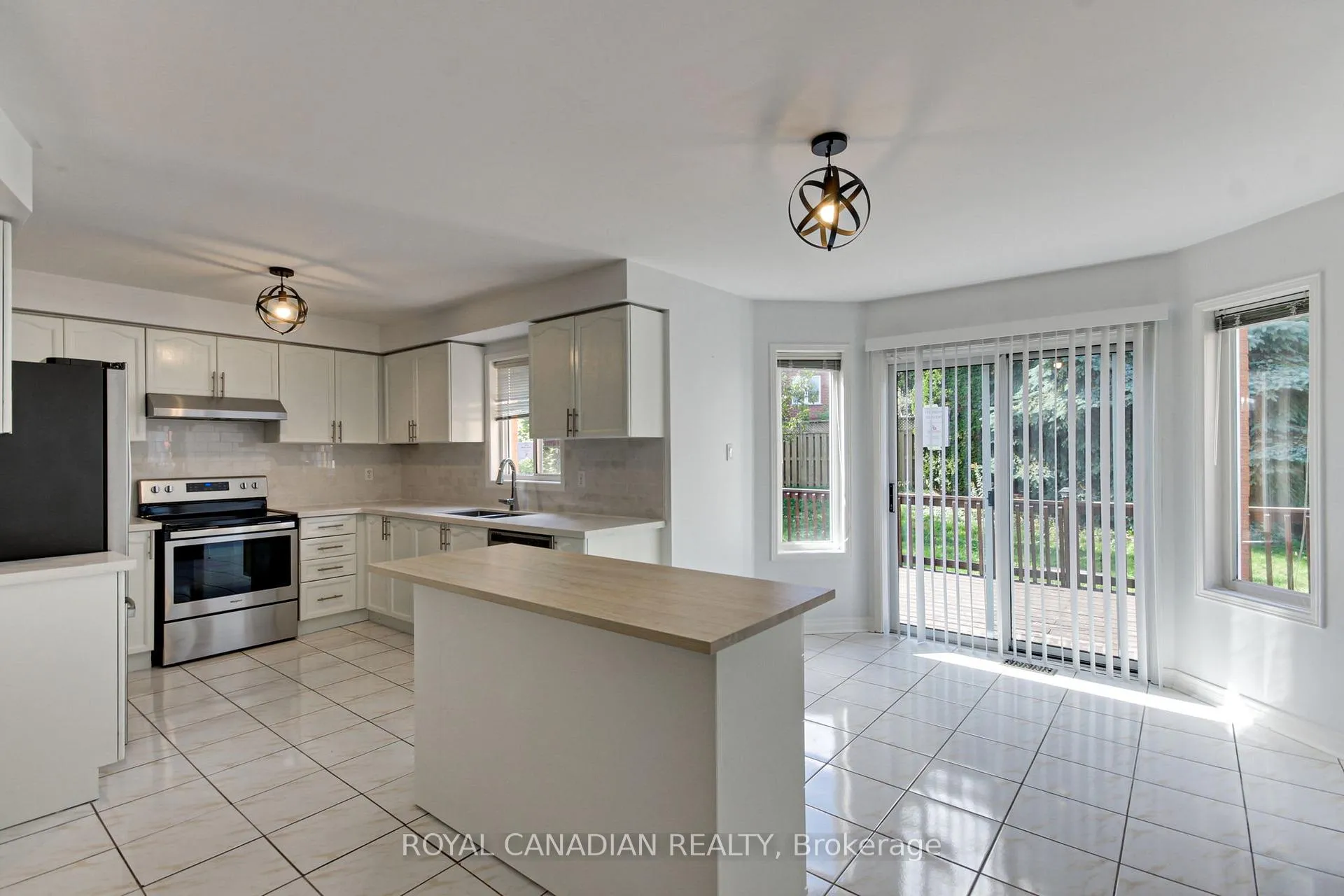 Photo 19 of 175 Rhodes Circle, Newmarket, Glenway Estates — HOMEH
