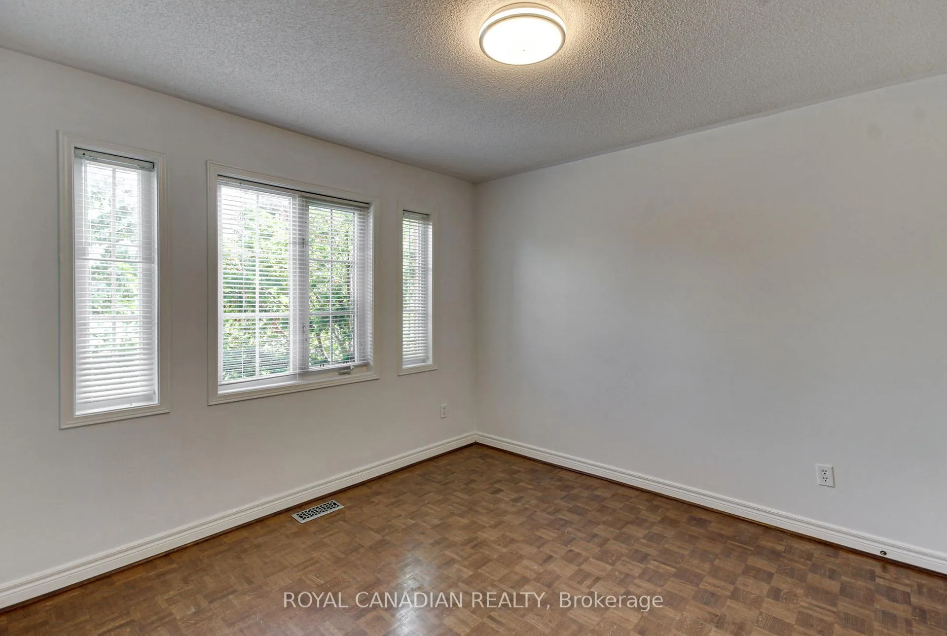 Photo 33 of 175 Rhodes Circle, Newmarket, Glenway Estates — HOMEH