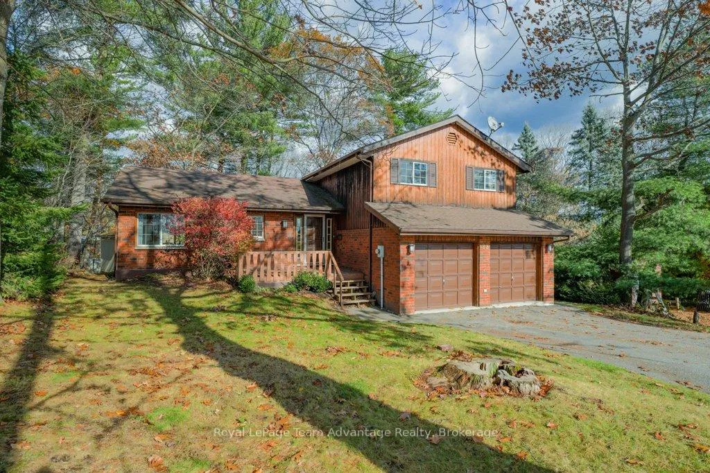 Photo 2 of 22 Virginia Heights, Parry Sound — HOMEH