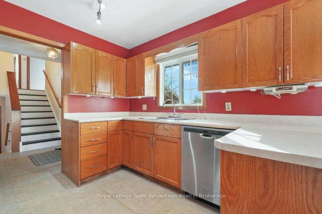 Photo 6 of 22 Virginia Heights, Parry Sound — HOMEH