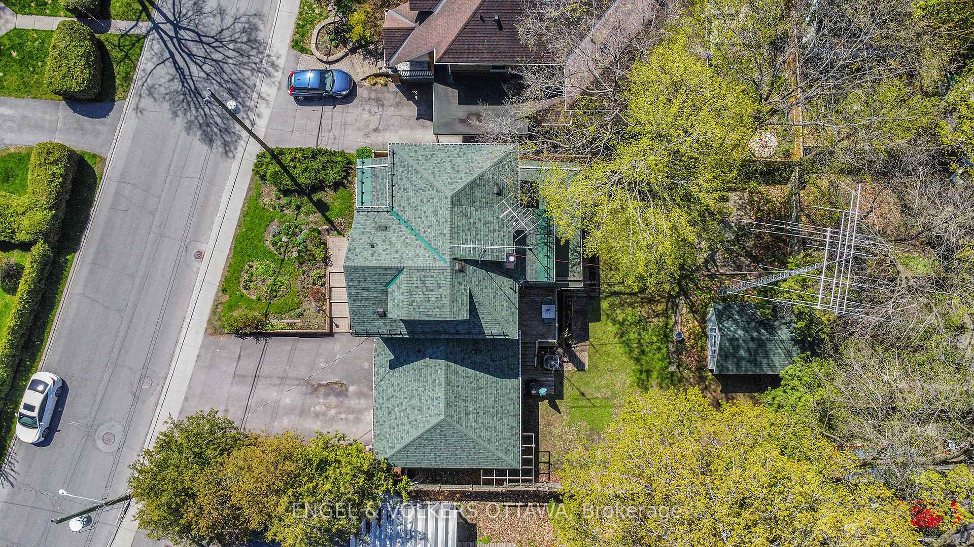 Photo 3 of 131 Acacia Avenue, Ottawa, Lindenlea — HOMEH