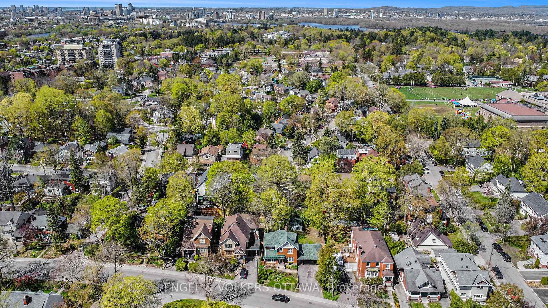 Photo 4 of 131 Acacia Avenue, Ottawa, Lindenlea — HOMEH