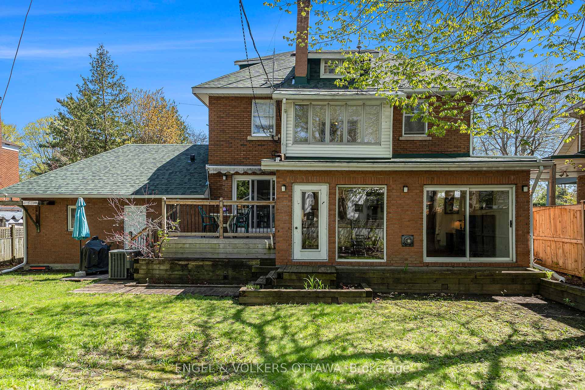Photo 35 of 131 Acacia Avenue, Ottawa, Lindenlea — HOMEH
