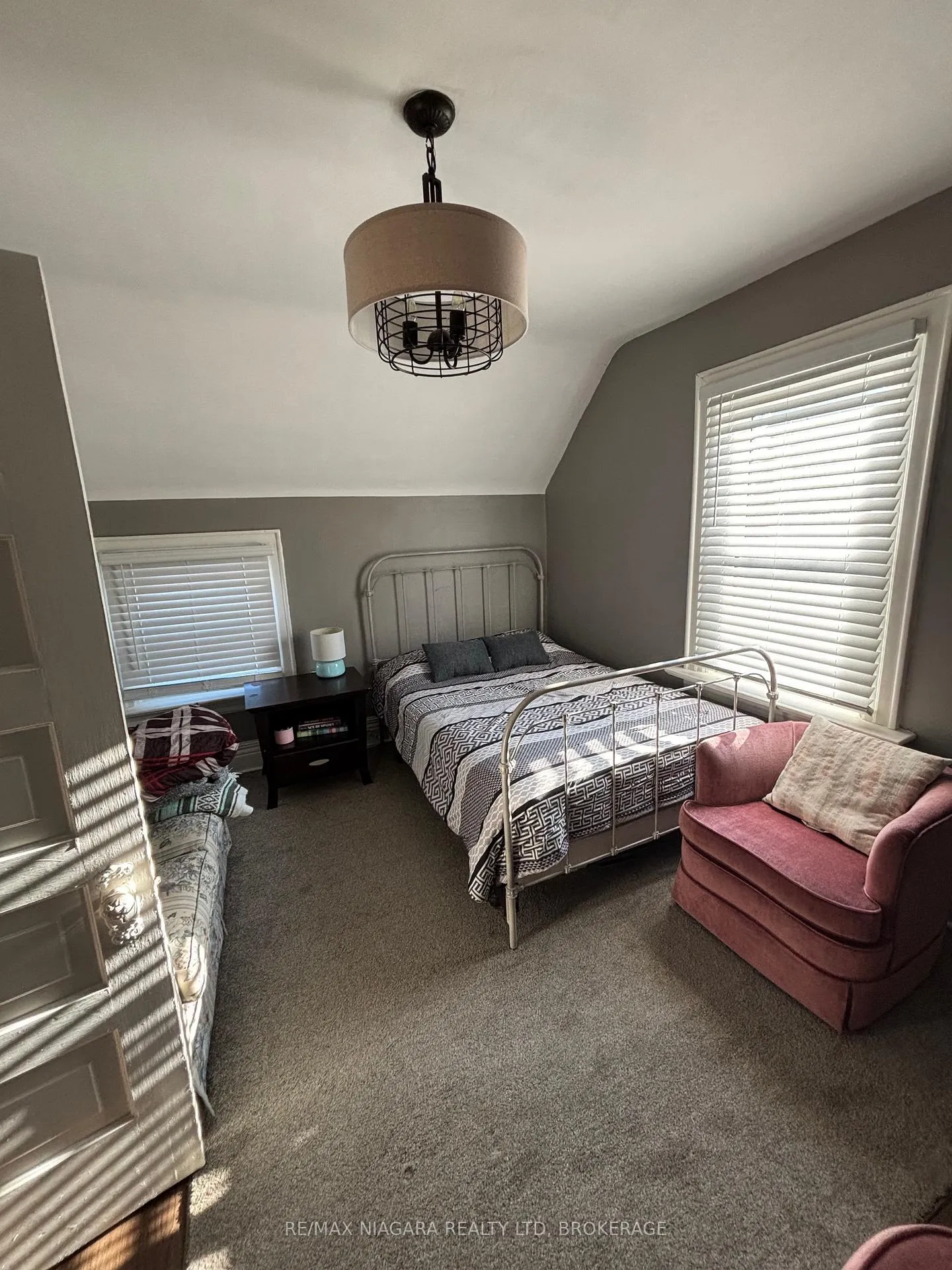 Photo 16 of 4766 Ryerson Crescent, Niagara Falls, Downtown — HOMEH