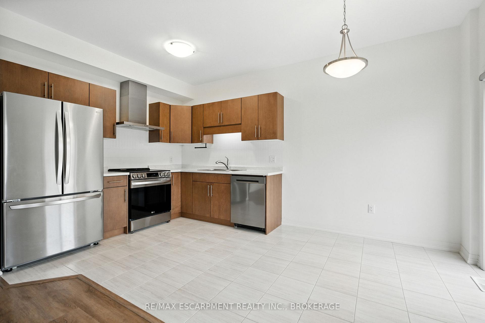 Photo 7 of 25 Saffron Way, Pelham, Fonthill — HOMEH