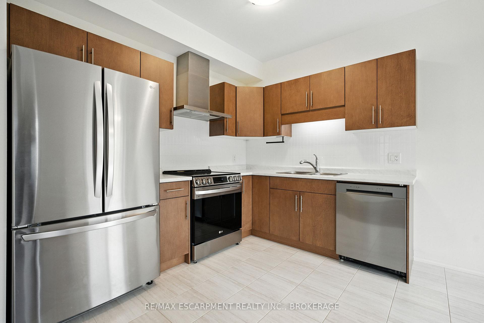Photo 8 of 25 Saffron Way, Pelham, Fonthill — HOMEH