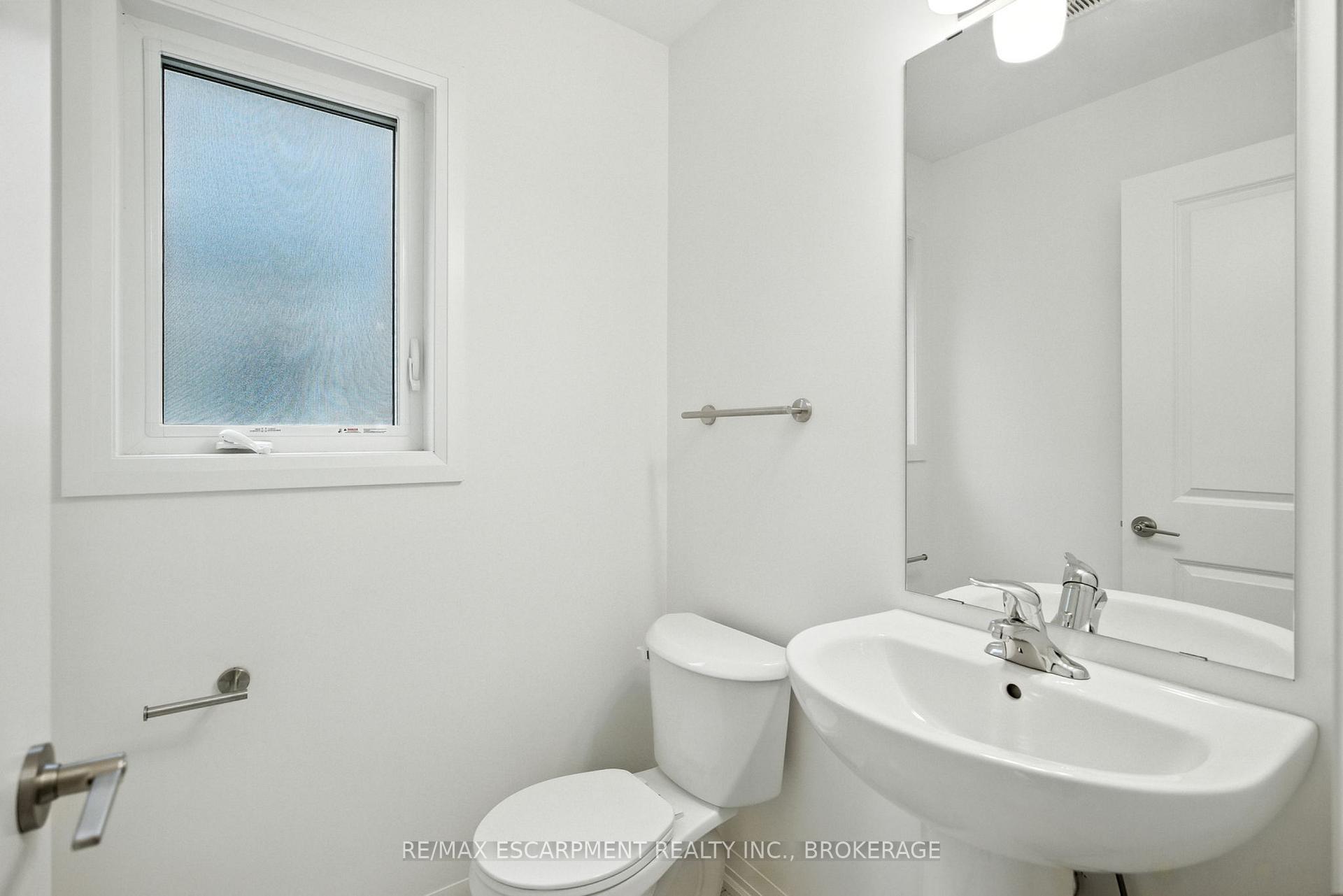 Photo 13 of 25 Saffron Way, Pelham, Fonthill — HOMEH