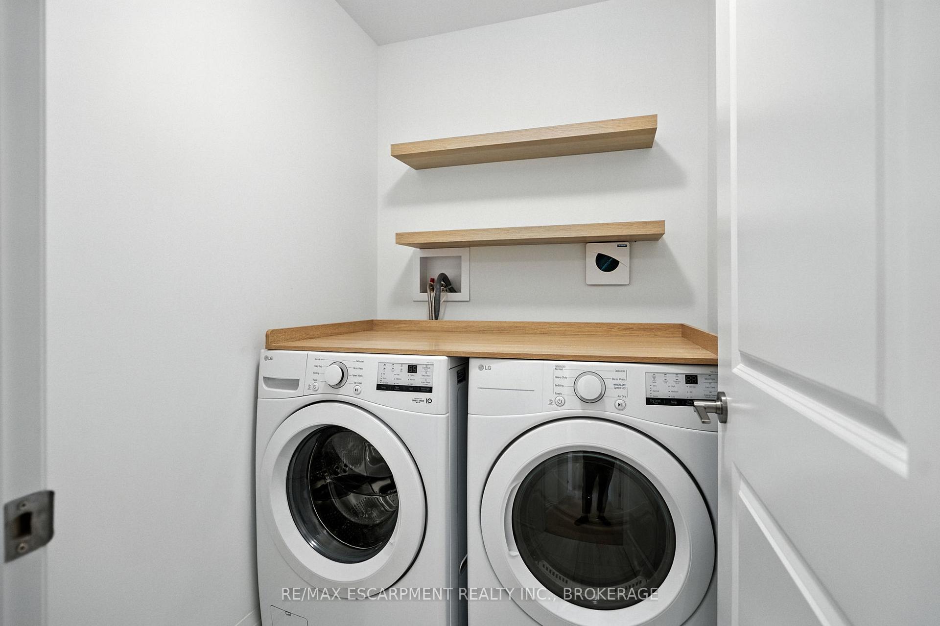 Photo 15 of 25 Saffron Way, Pelham, Fonthill — HOMEH