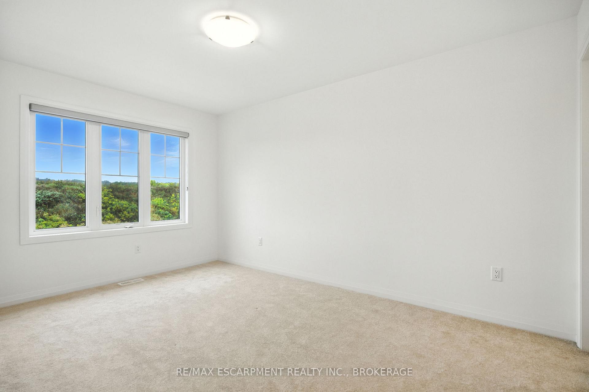 Photo 16 of 25 Saffron Way, Pelham, Fonthill — HOMEH