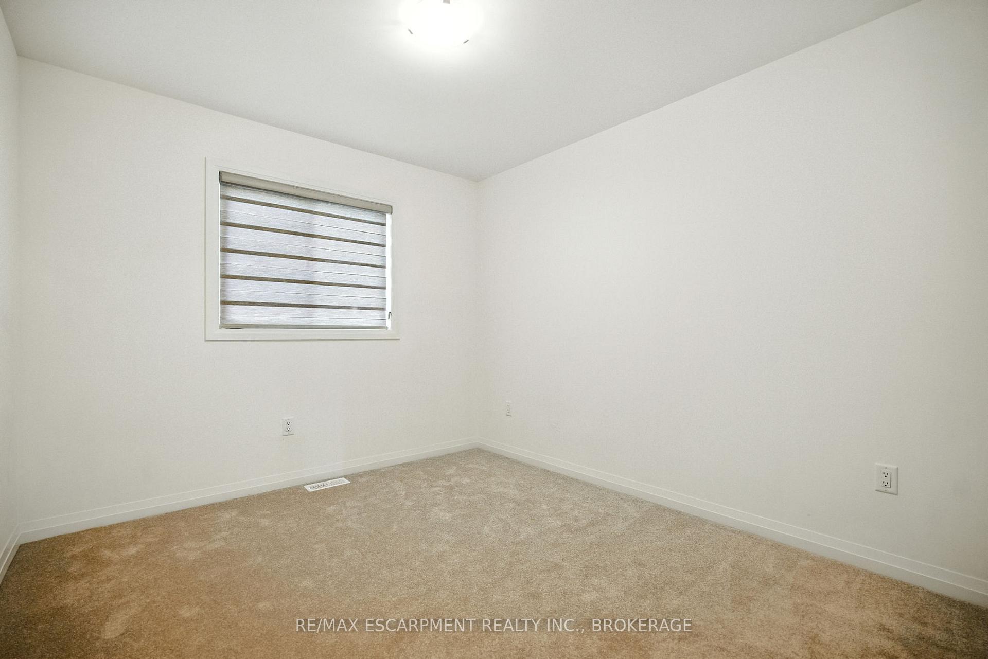 Photo 25 of 25 Saffron Way, Pelham, Fonthill — HOMEH