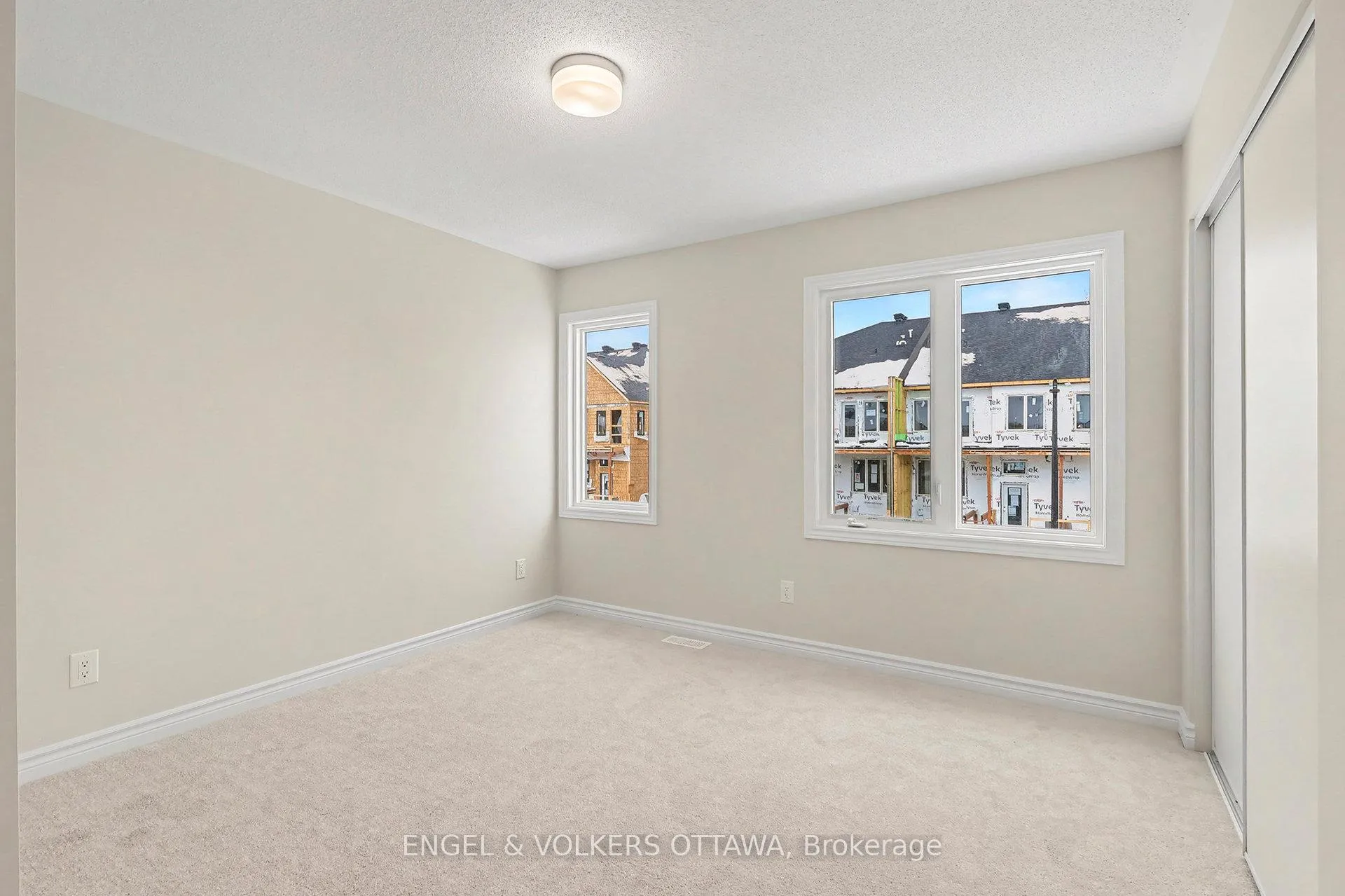 Photo 6 of 414 Broadcast Avenue, Ottawa, Avalon West — HOMEH
