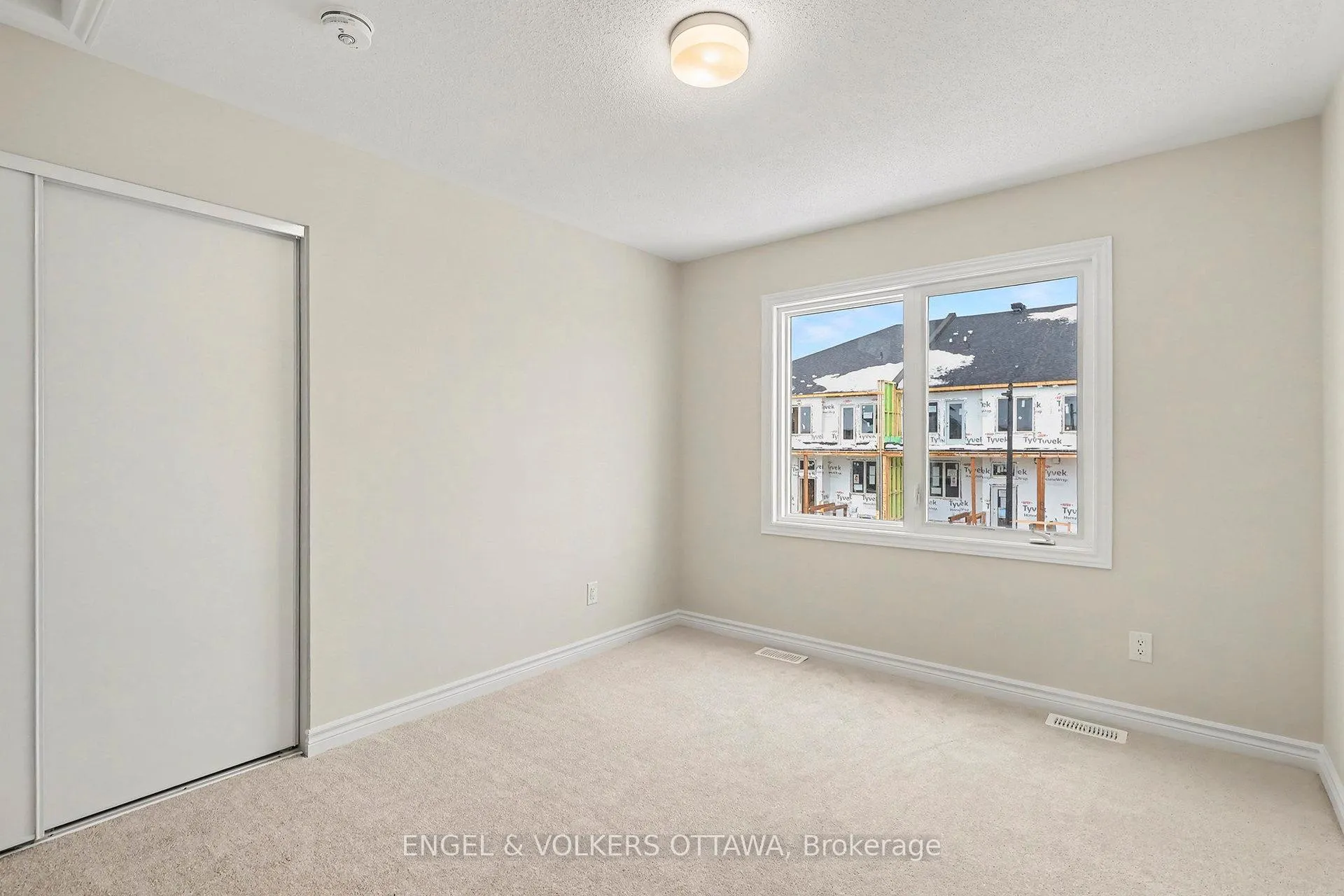 Photo 7 of 414 Broadcast Avenue, Ottawa, Avalon West — HOMEH