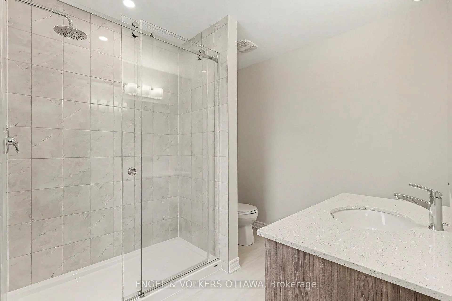 Photo 8 of 414 Broadcast Avenue, Ottawa, Avalon West — HOMEH