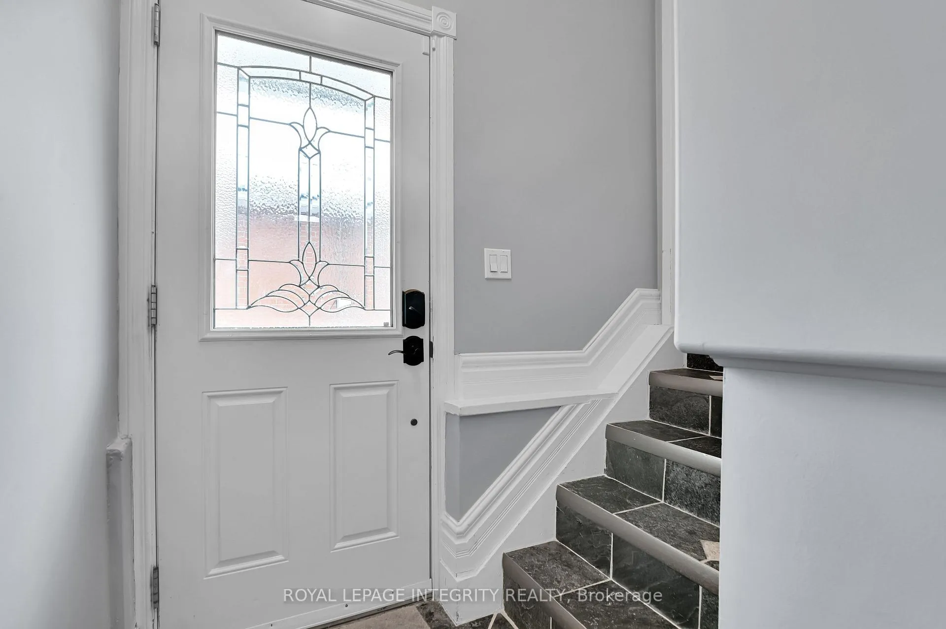 Photo 4 of Unit B, 193 Glynn Avenue, Ottawa, Overbrook/Castle Heights — HOMEH