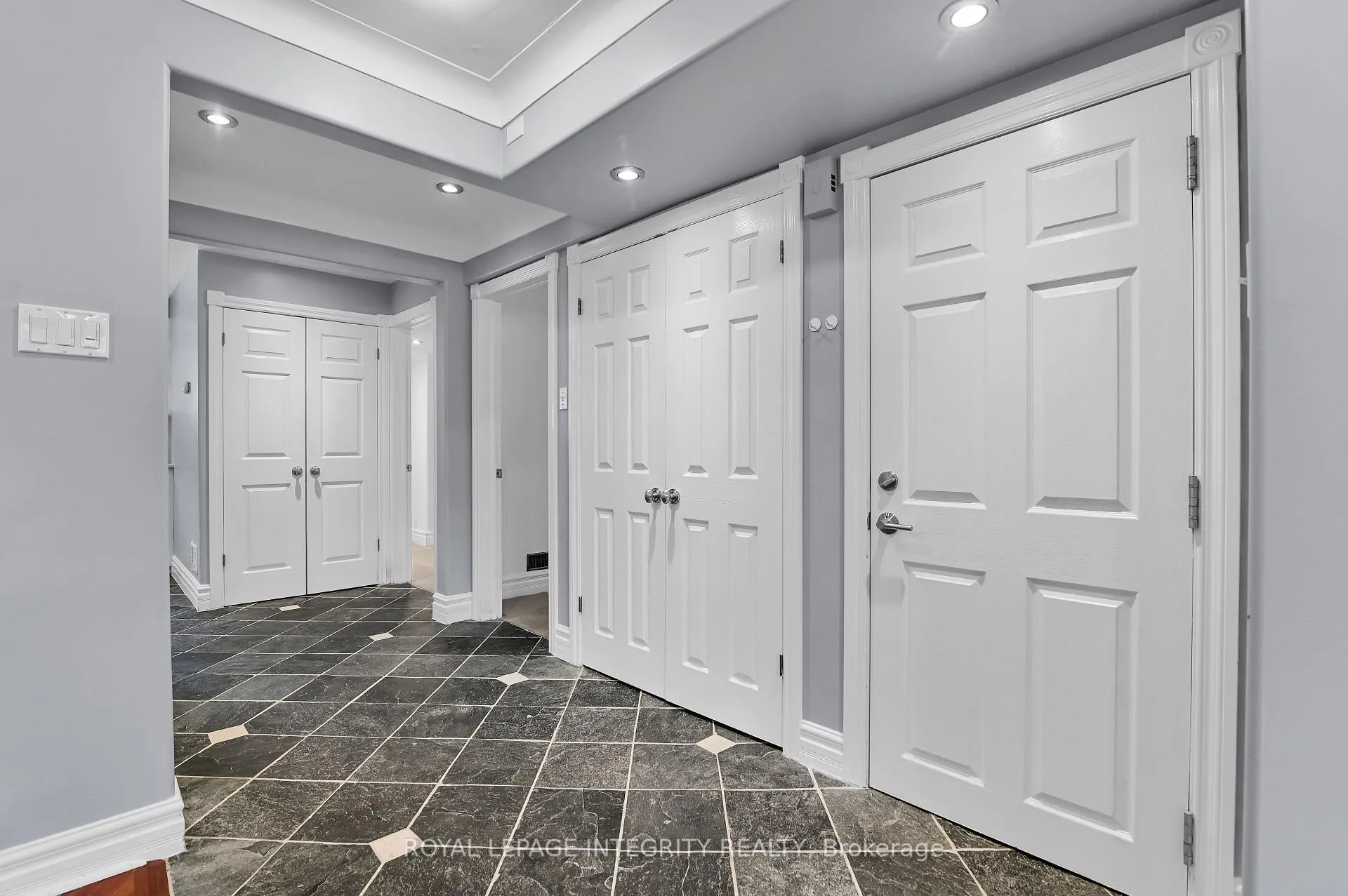 Photo 6 of Unit B, 193 Glynn Avenue, Ottawa, Overbrook/Castle Heights — HOMEH