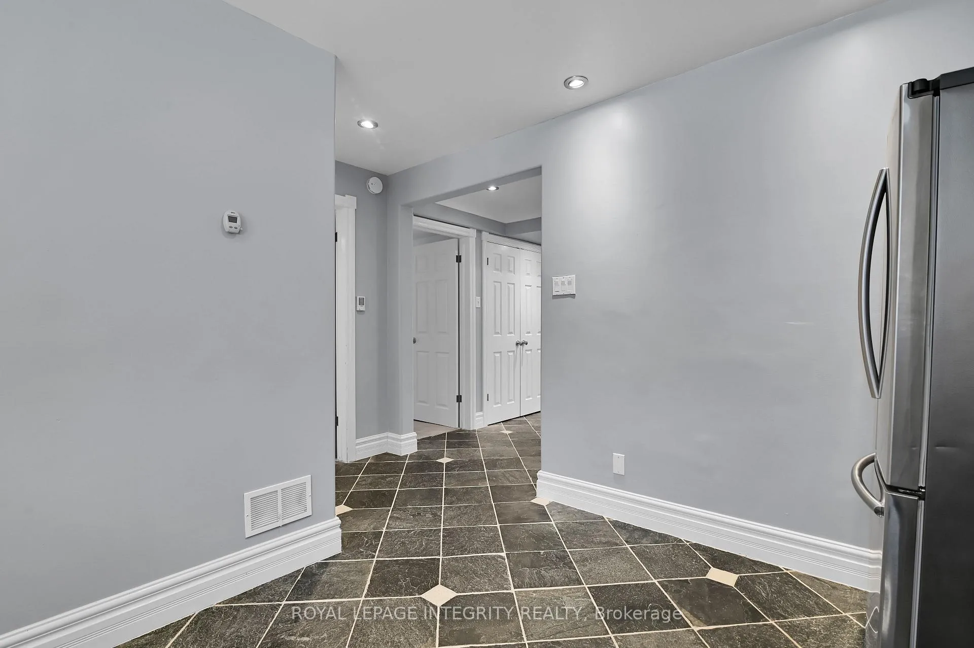 Photo 13 of Unit B, 193 Glynn Avenue, Ottawa, Overbrook/Castle Heights — HOMEH