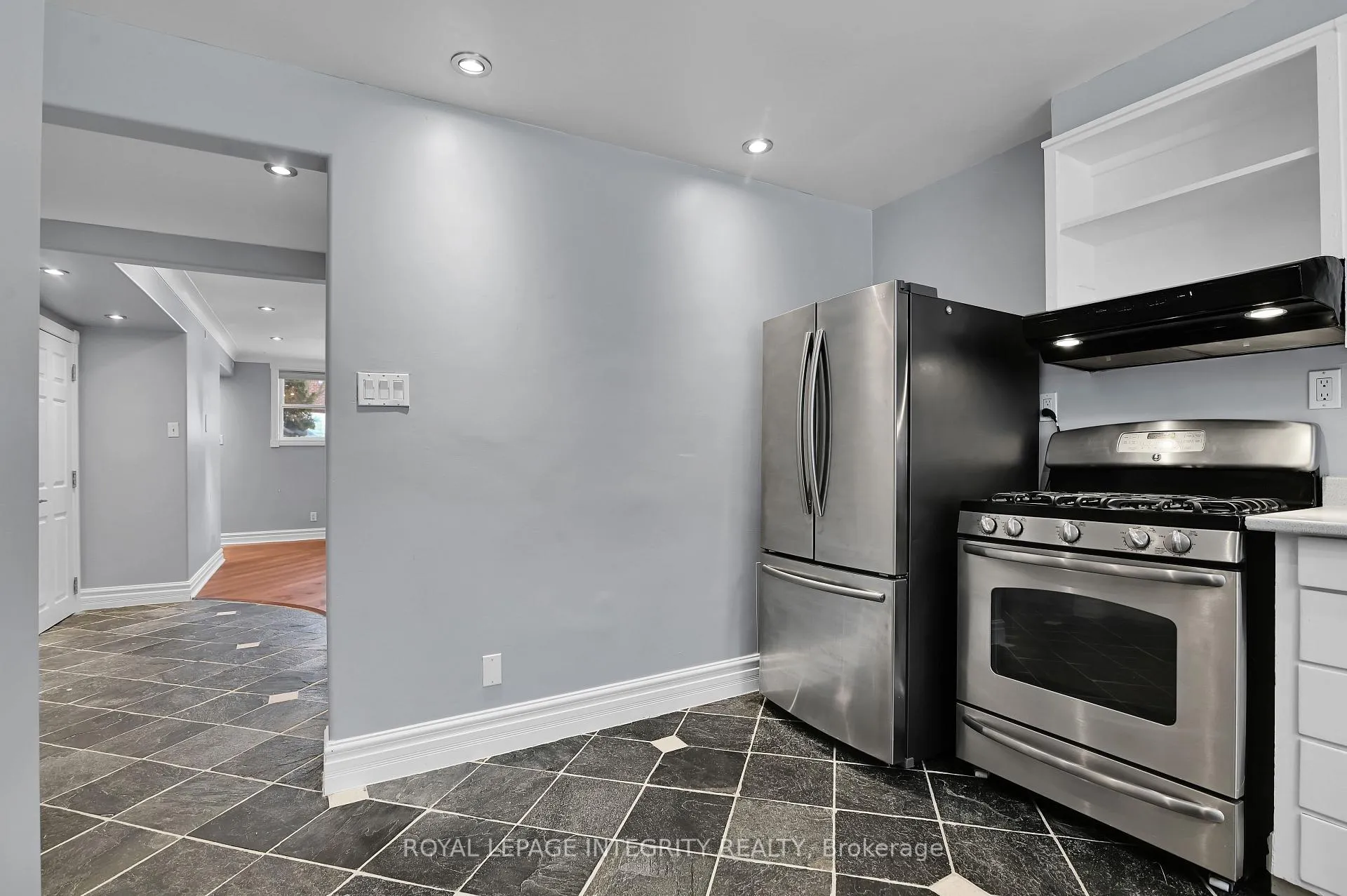 Photo 14 of Unit B, 193 Glynn Avenue, Ottawa, Overbrook/Castle Heights — HOMEH