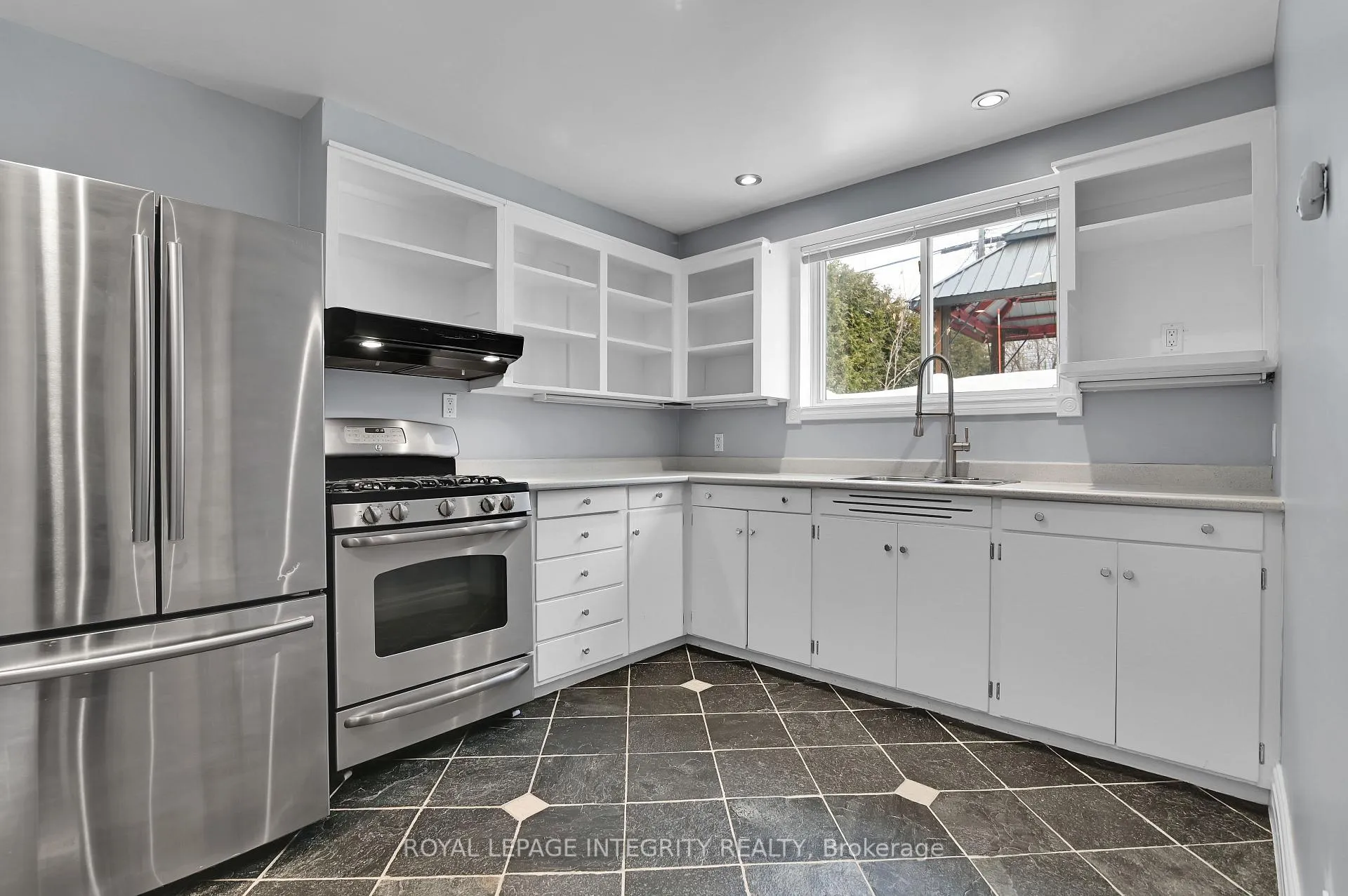 Photo 15 of Unit B, 193 Glynn Avenue, Ottawa, Overbrook/Castle Heights — HOMEH