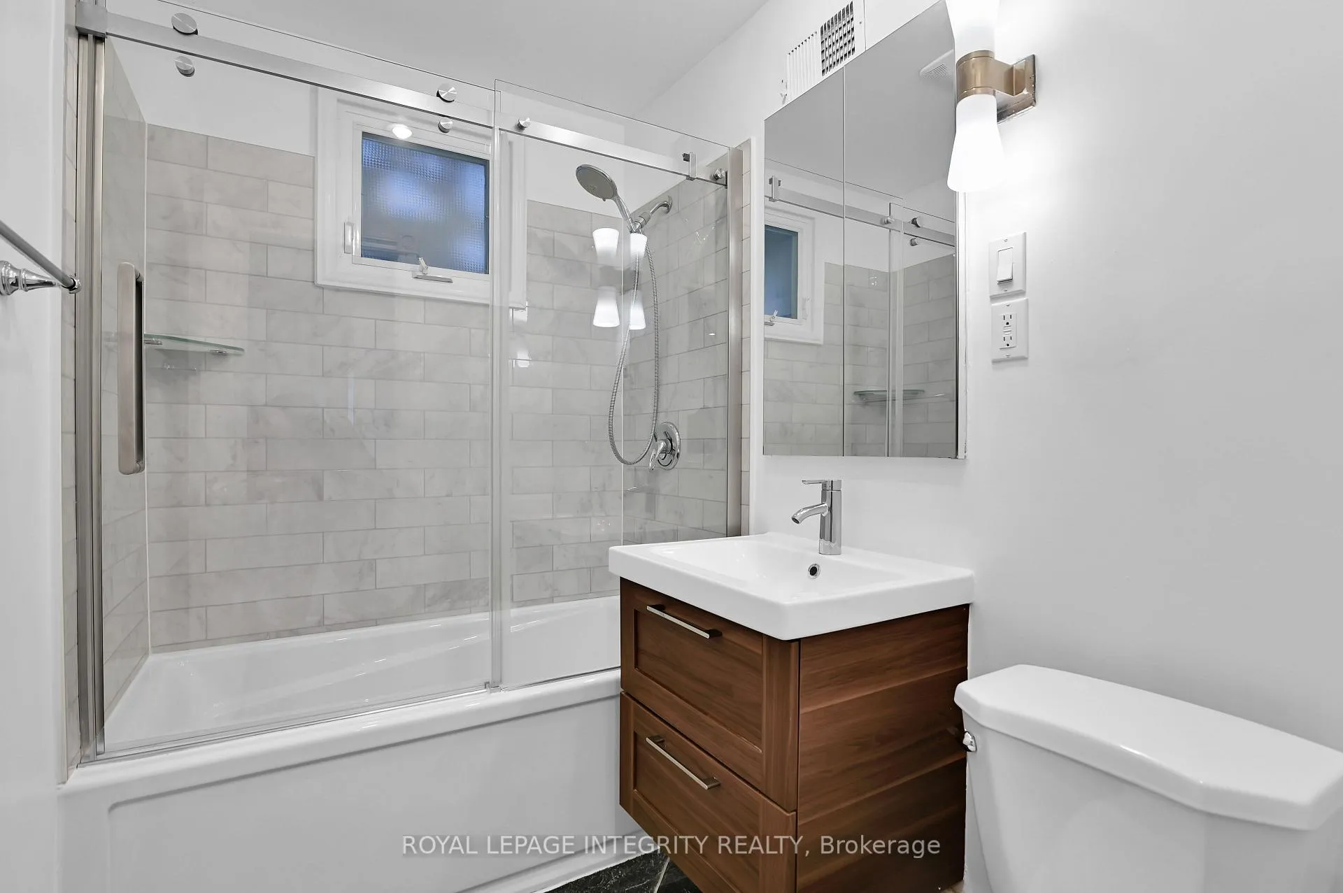 Photo 18 of Unit B, 193 Glynn Avenue, Ottawa, Overbrook/Castle Heights — HOMEH