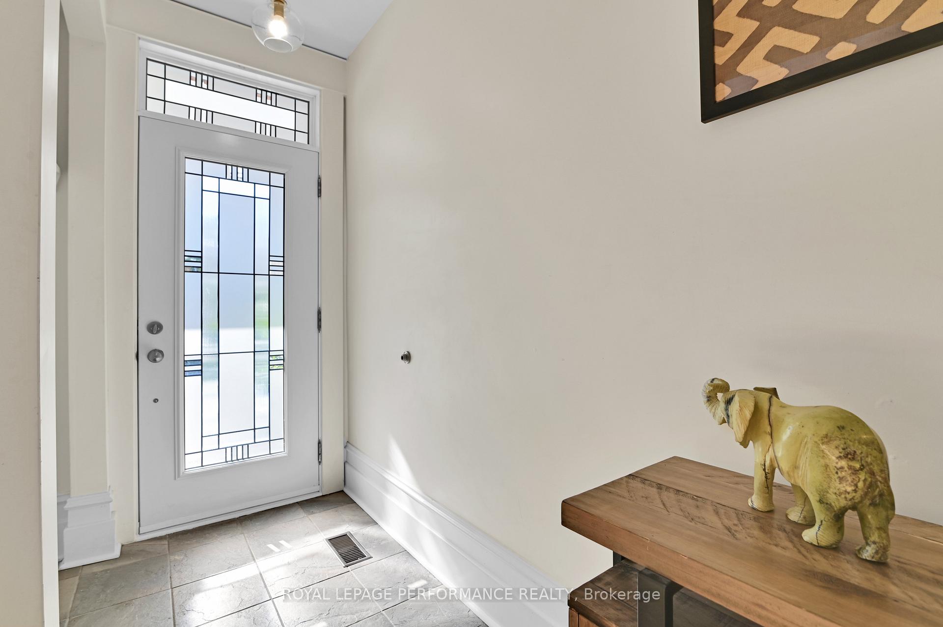Photo 3 of 372 Mackay Street, Ottawa, Lindenlea — HOMEH