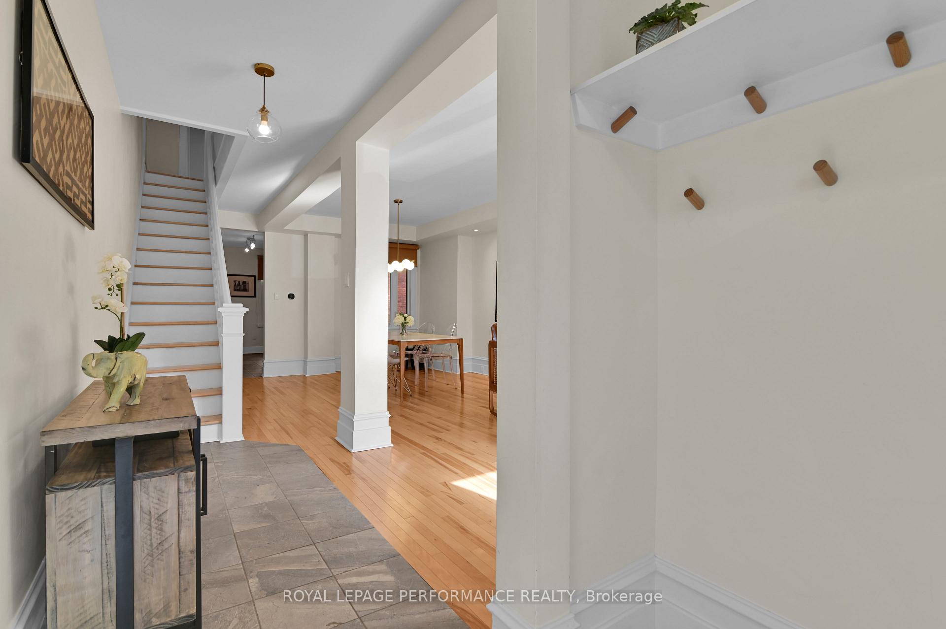 Photo 5 of 372 Mackay Street, Ottawa, Lindenlea — HOMEH