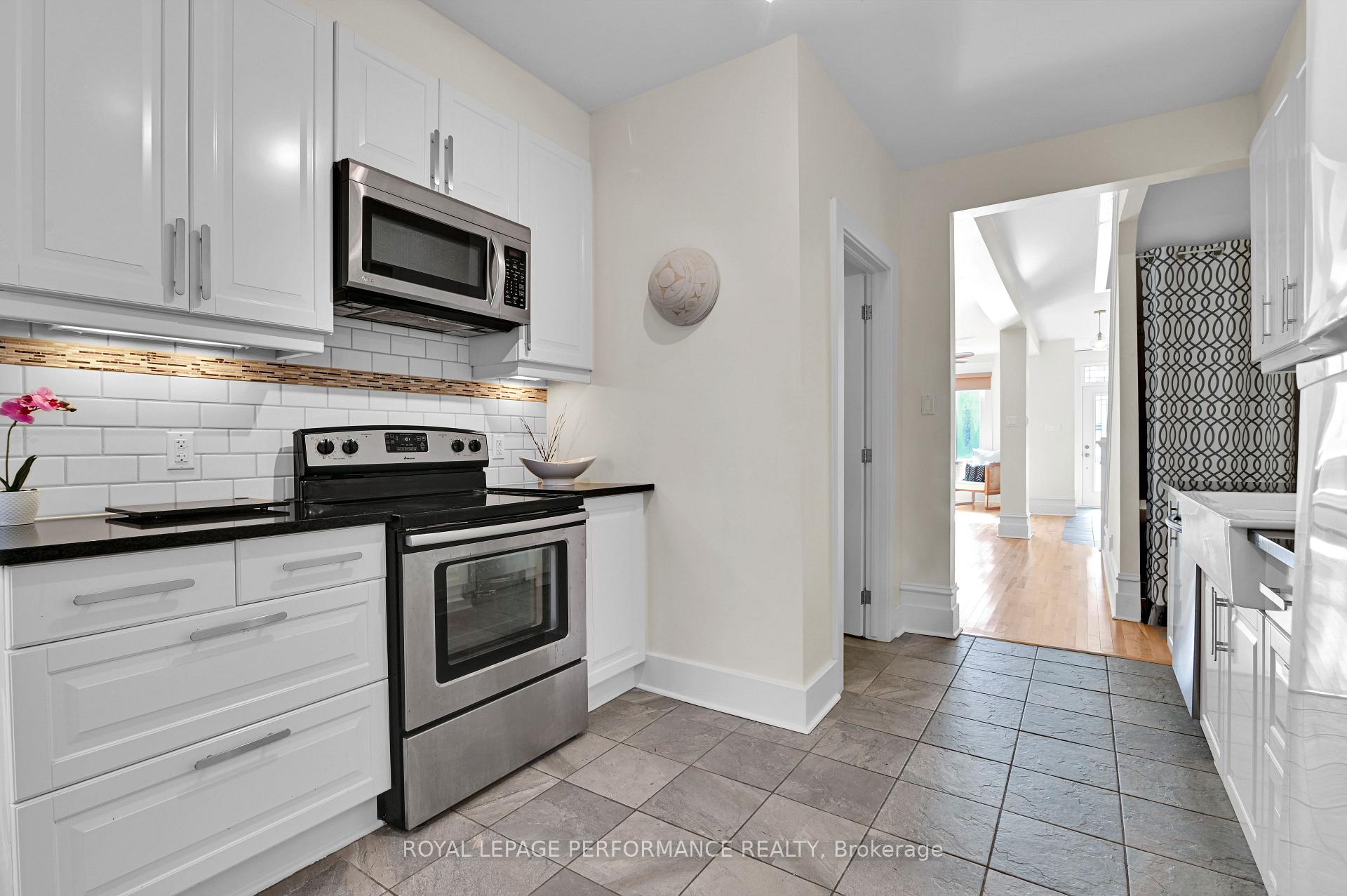 Photo 15 of 372 Mackay Street, Ottawa, Lindenlea — HOMEH