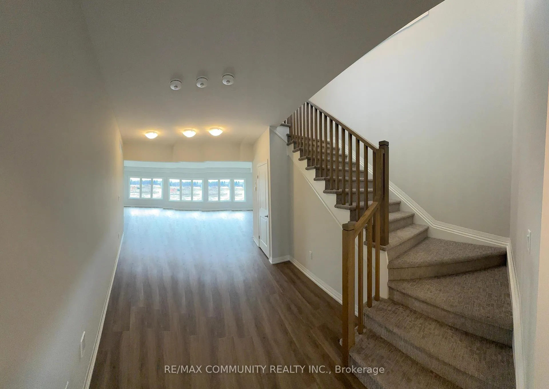 Photo 3 of 76 Acacia Road, Pelham, Fonthill — HOMEH