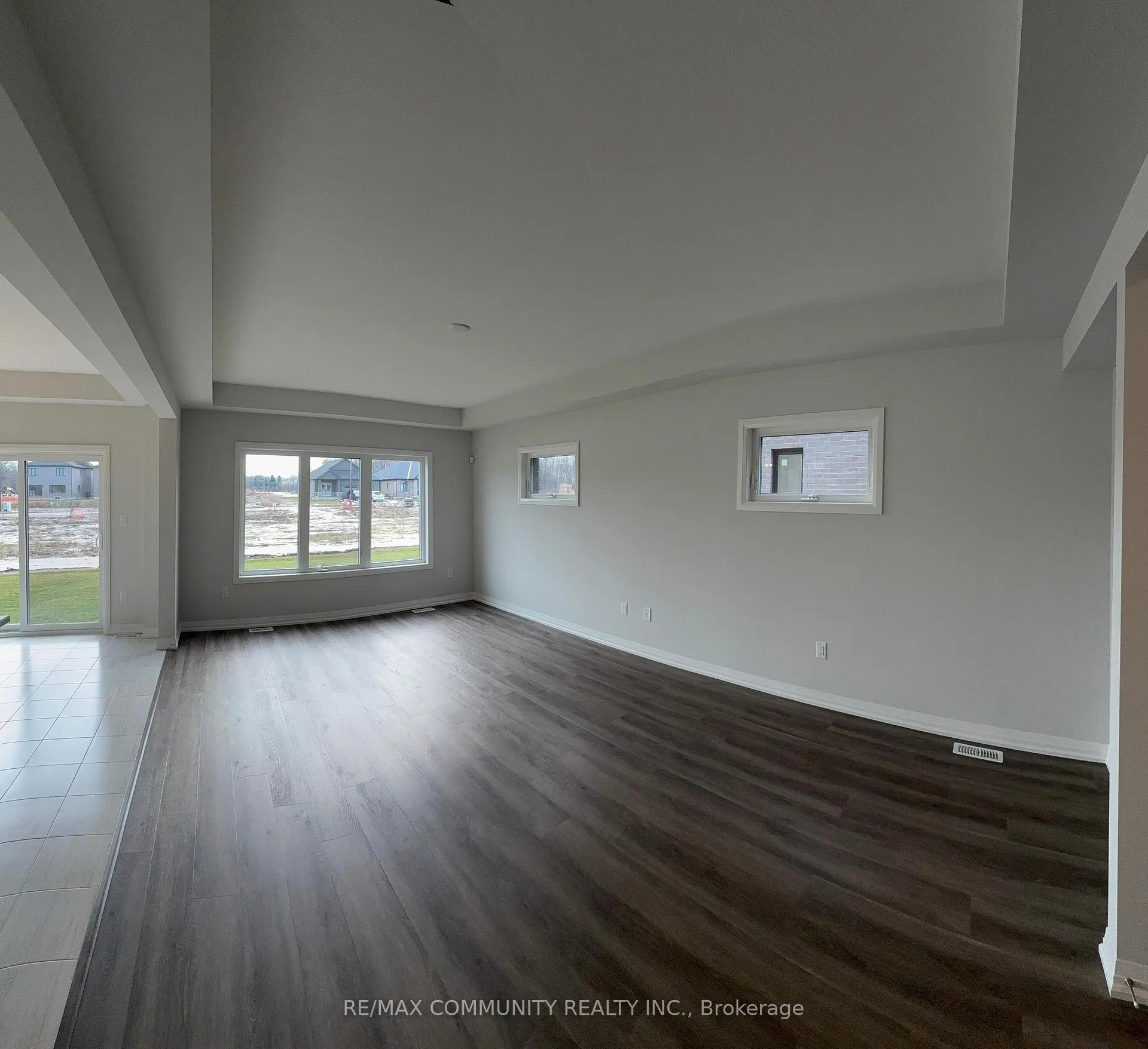 Photo 4 of 76 Acacia Road, Pelham, Fonthill — HOMEH