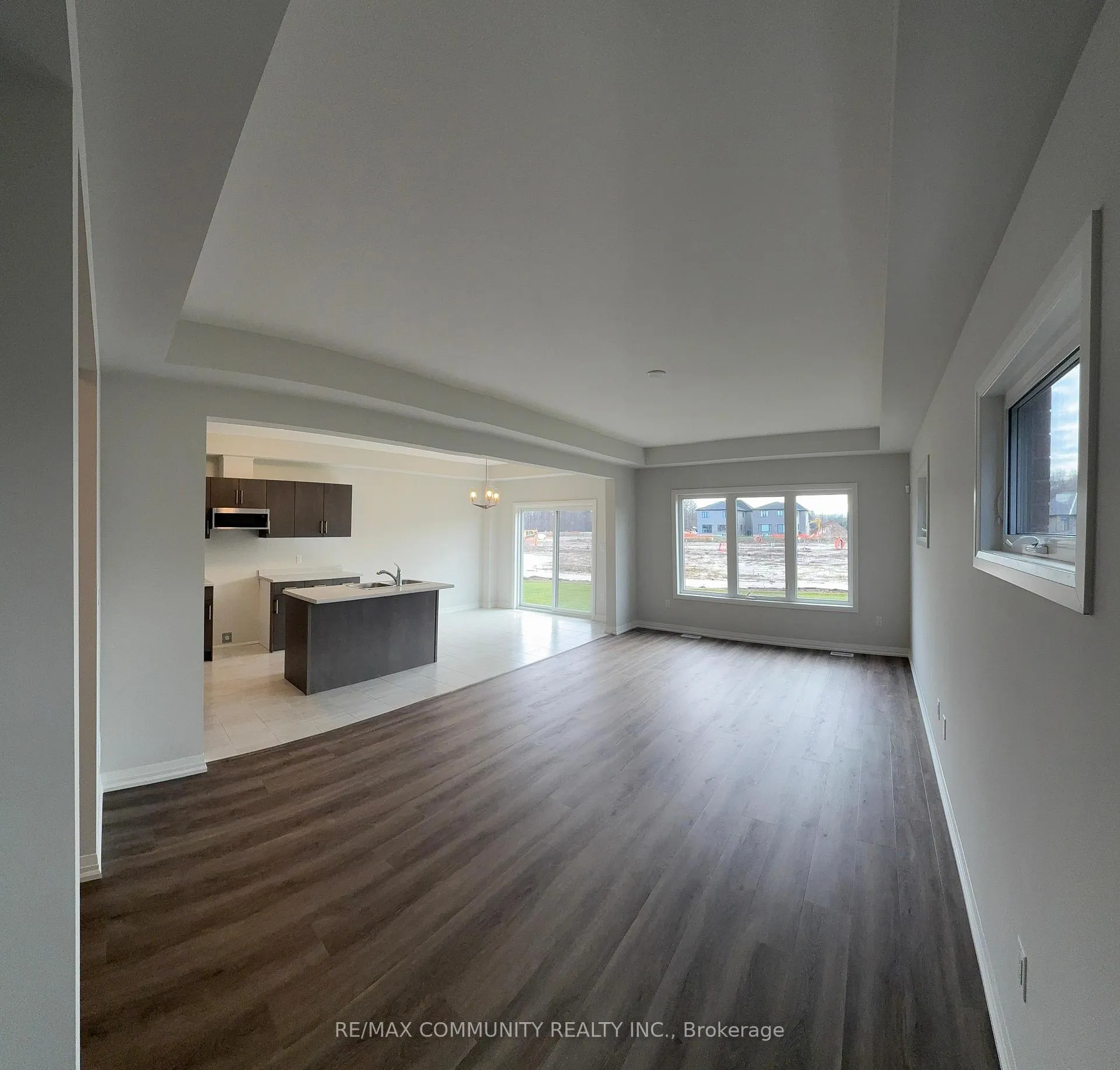 Photo 5 of 76 Acacia Road, Pelham, Fonthill — HOMEH