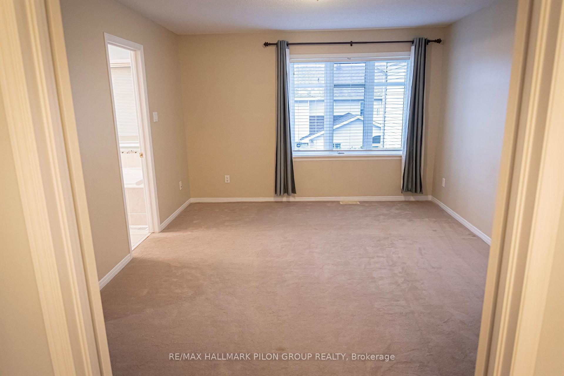 Photo 7 of 2077 Bergamot Circle, Ottawa, Springridge/East Village — HOMEH