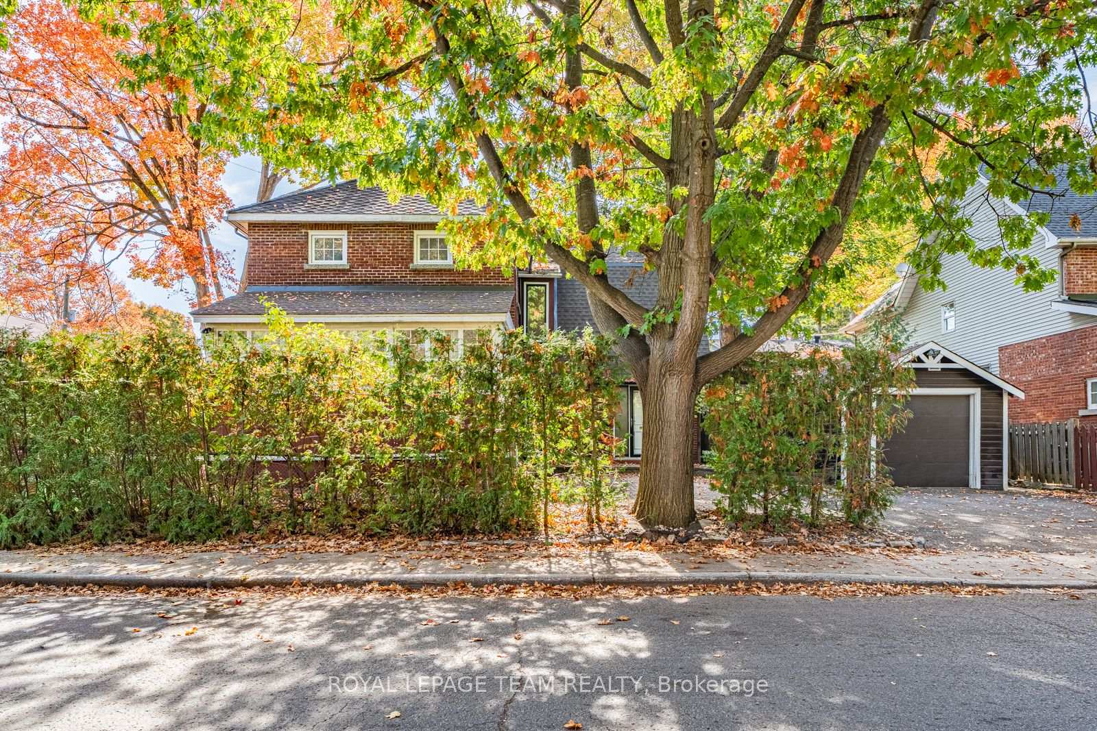 Photo 3 of 100 Maple Lane, Ottawa, Lindenlea — HOMEH