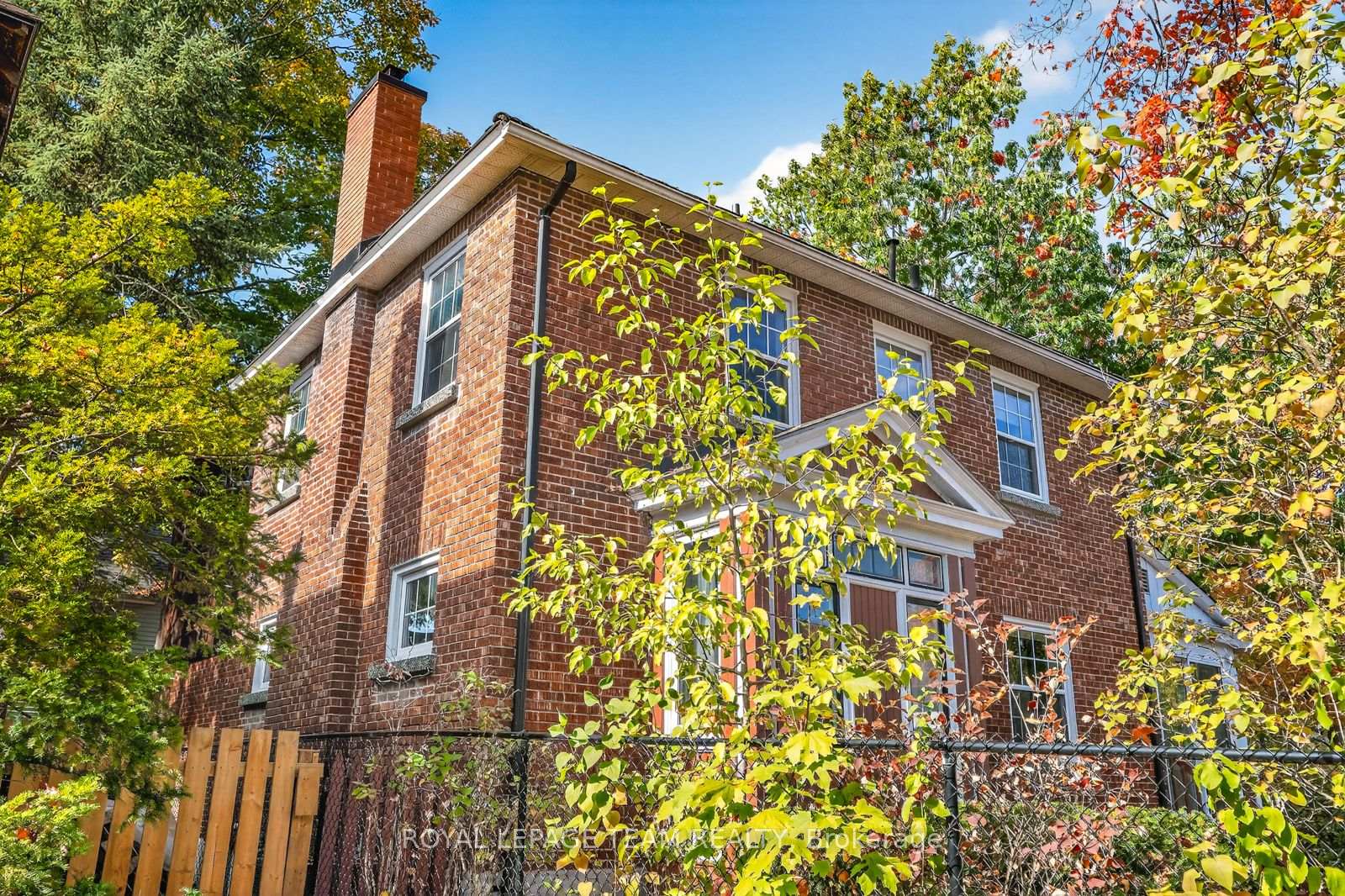 Photo 4 of 100 Maple Lane, Ottawa, Lindenlea — HOMEH