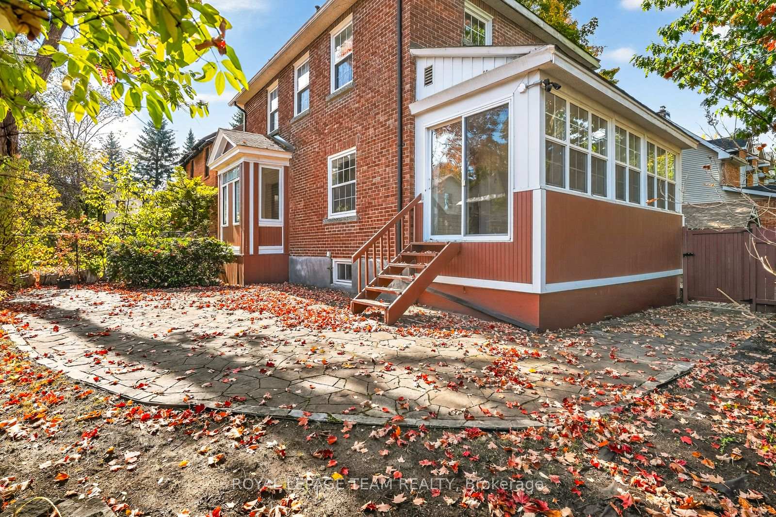 Photo 8 of 100 Maple Lane, Ottawa, Lindenlea — HOMEH