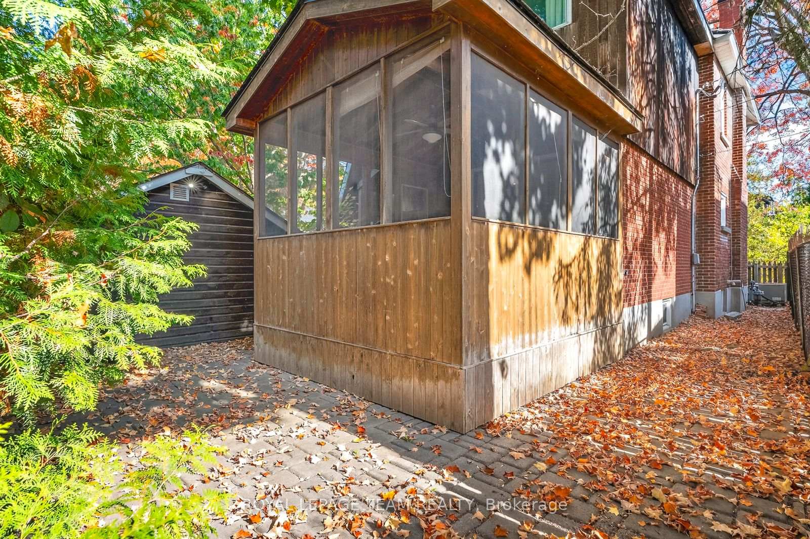 Photo 15 of 100 Maple Lane, Ottawa, Lindenlea — HOMEH