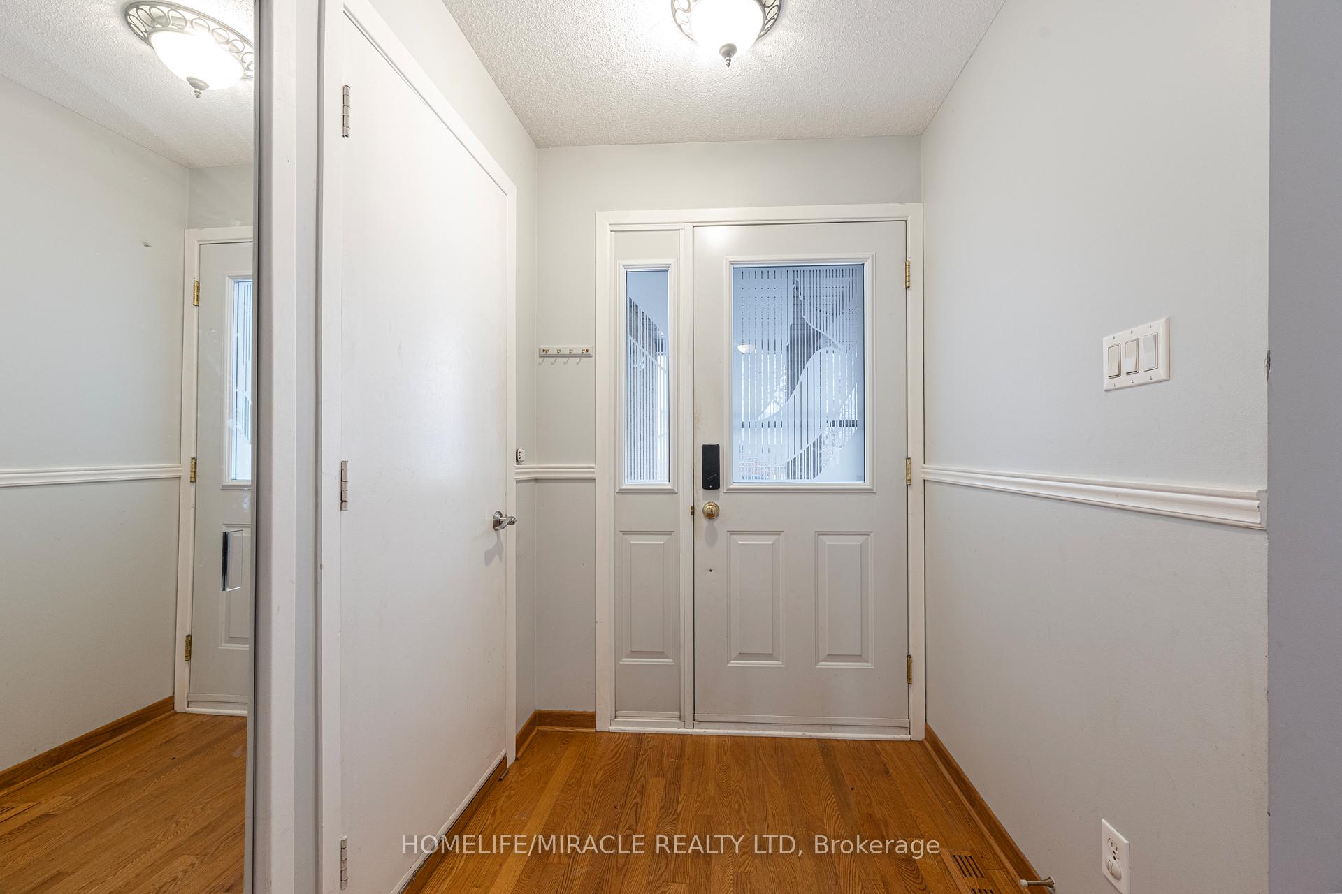 Photo 5 of 1799 Bromont Way, Ottawa, Chateauneuf — HOMEH