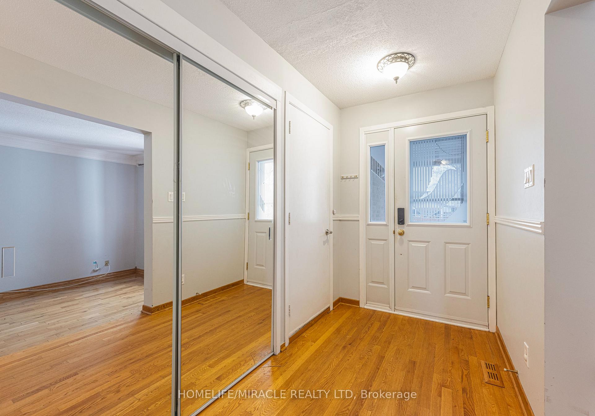 Photo 6 of 1799 Bromont Way, Ottawa, Chateauneuf — HOMEH