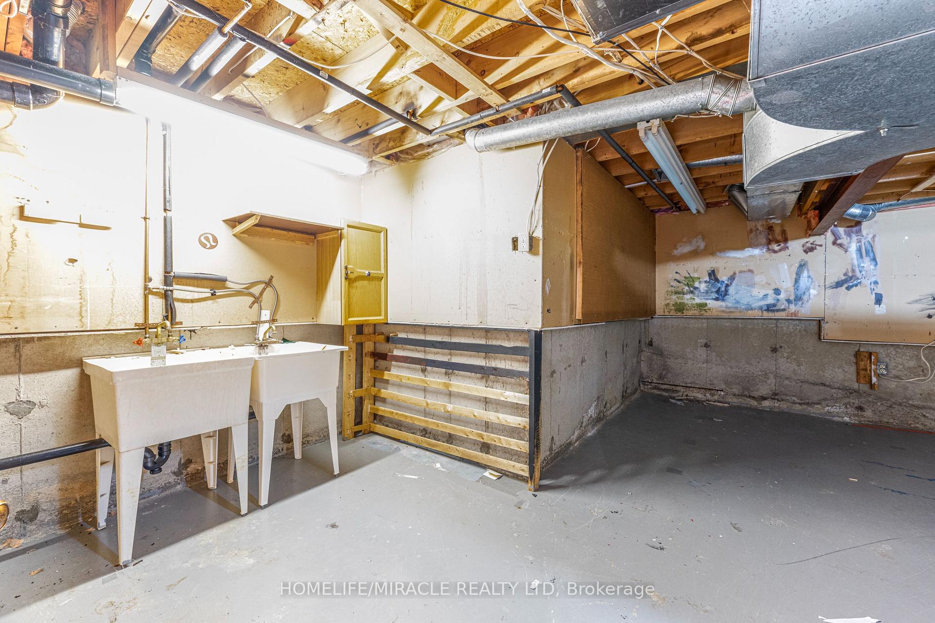 Photo 33 of 1799 Bromont Way, Ottawa, Chateauneuf — HOMEH