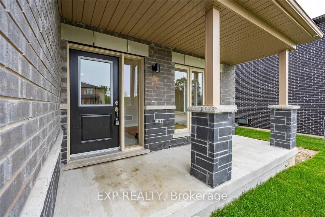 Photo 2 of 6 Butternut Drive, Norfolk, Simcoe — HOMEH