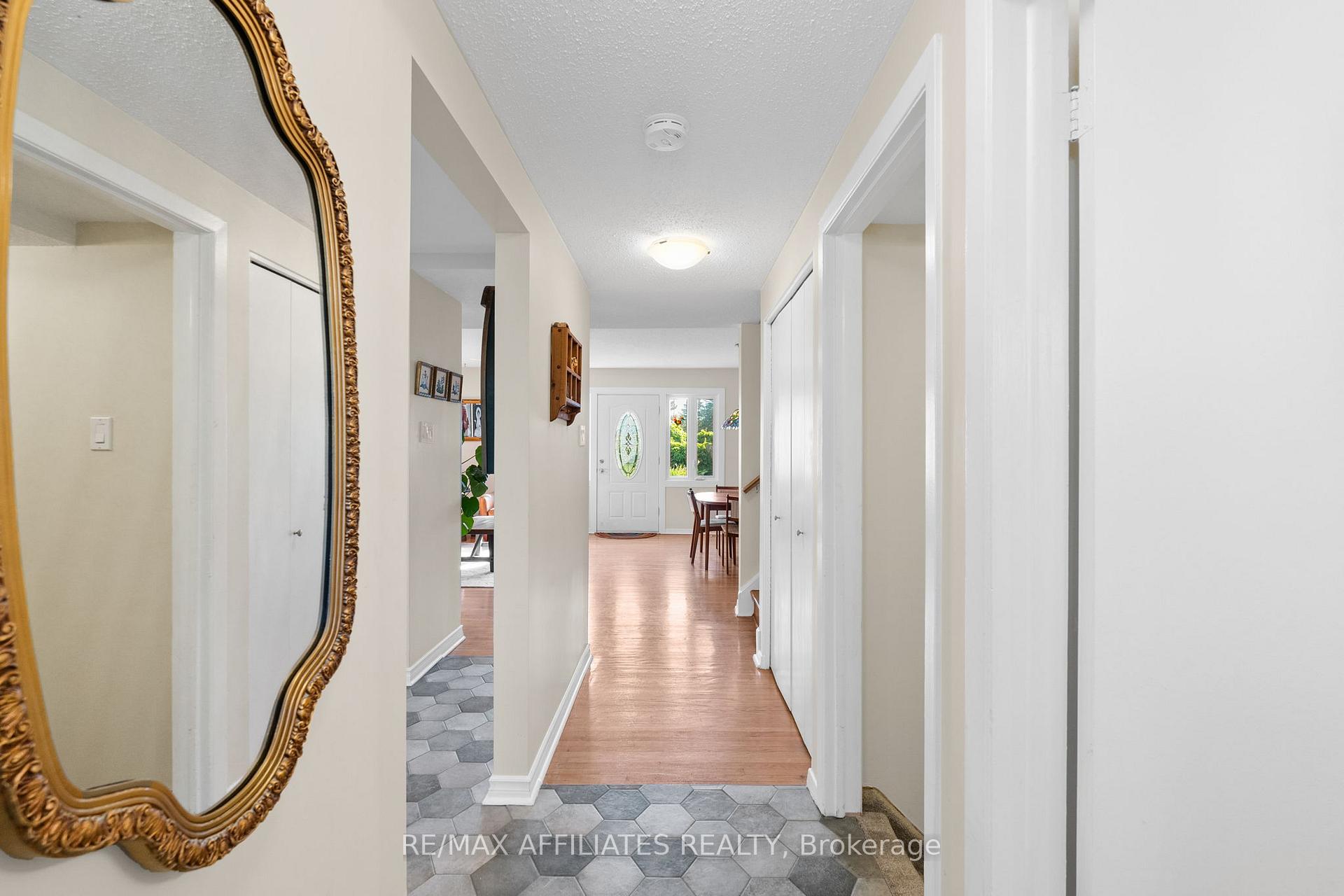 Photo 6 of 1301 Cornell Street, Ottawa, Redwood Park — HOMEH