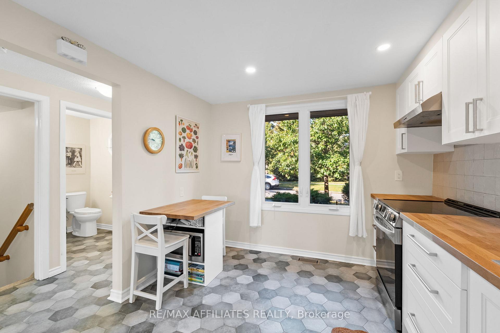 Photo 9 of 1301 Cornell Street, Ottawa, Redwood Park — HOMEH