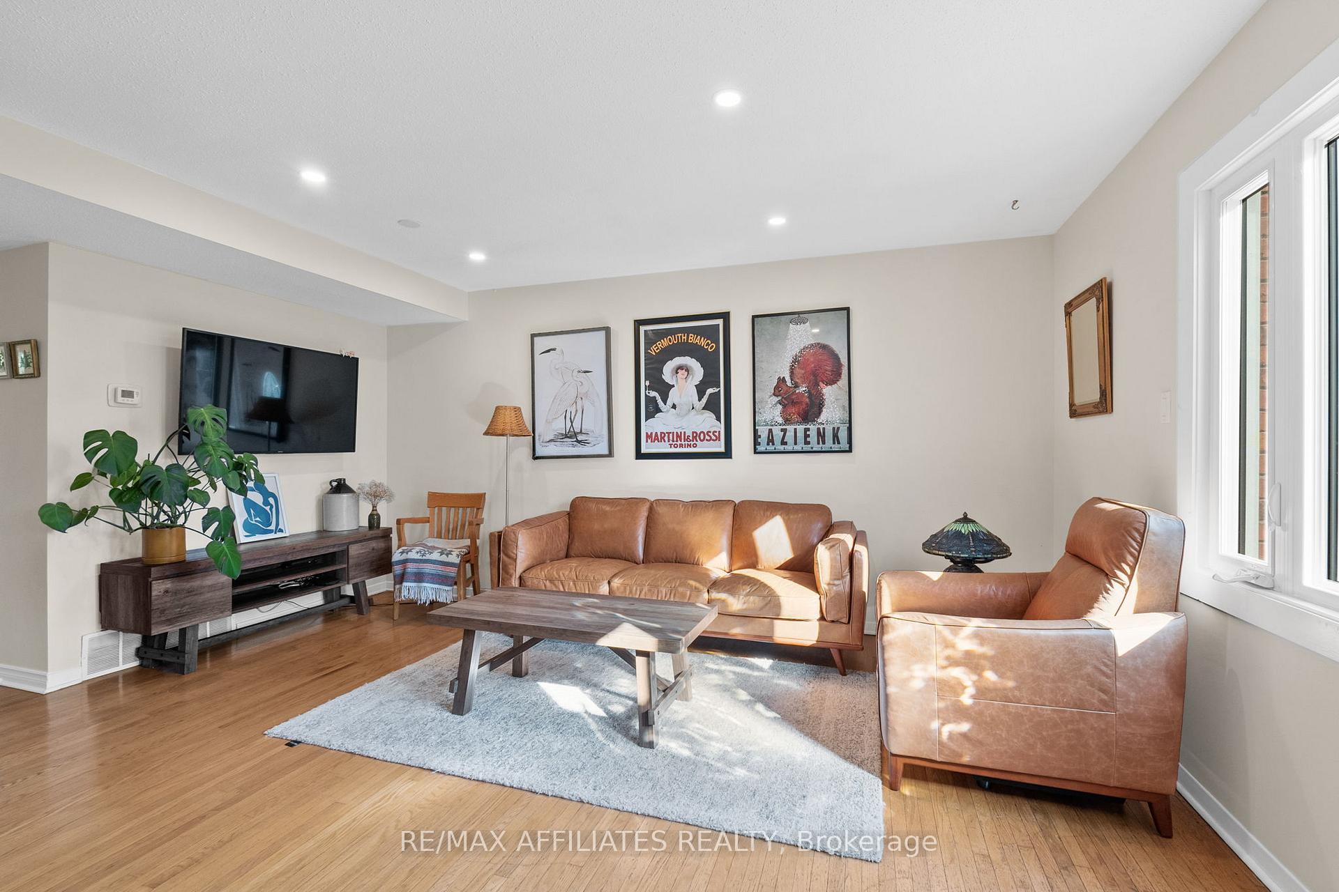 Photo 16 of 1301 Cornell Street, Ottawa, Redwood Park — HOMEH