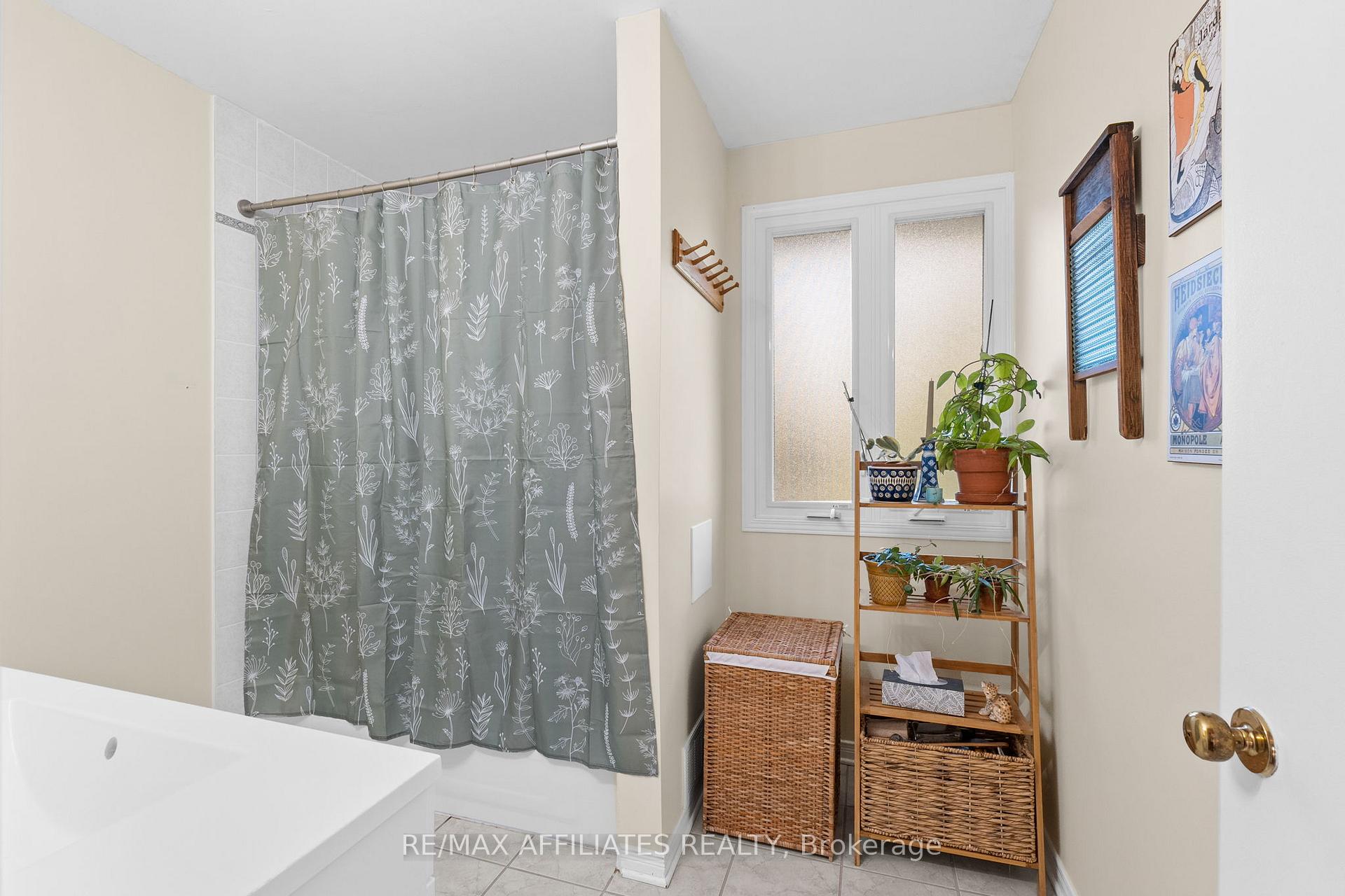Photo 20 of 1301 Cornell Street, Ottawa, Redwood Park — HOMEH