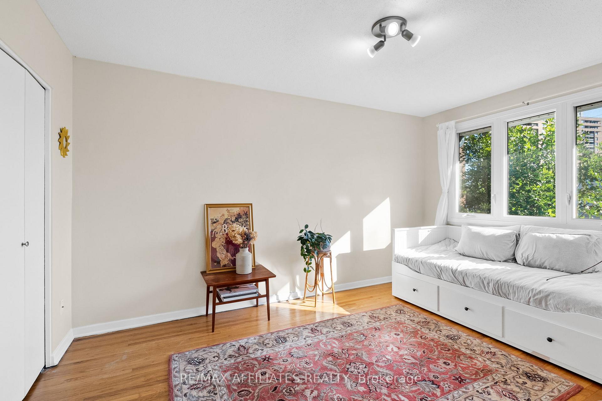 Photo 24 of 1301 Cornell Street, Ottawa, Redwood Park — HOMEH
